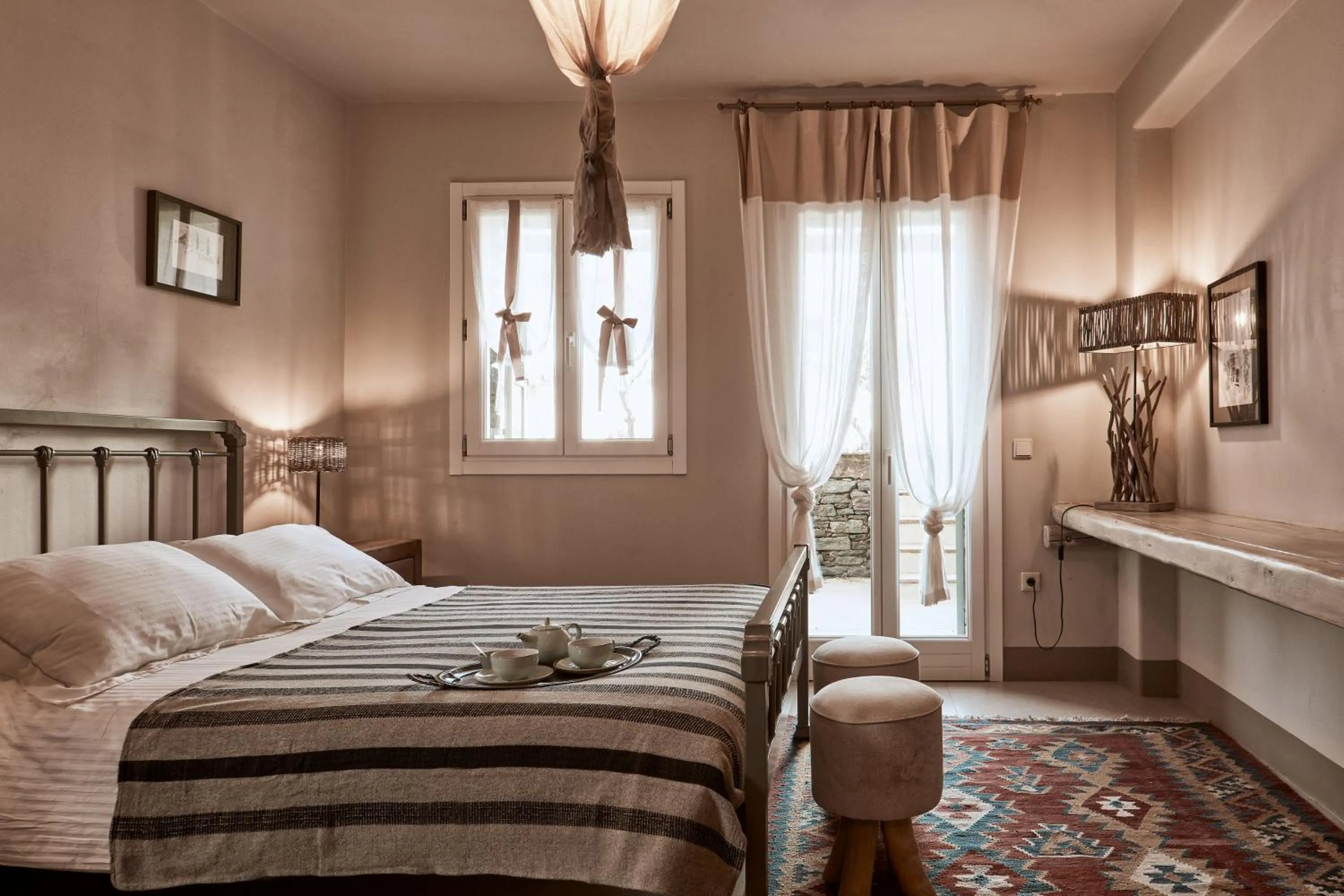 Bed in Diles & Rinies