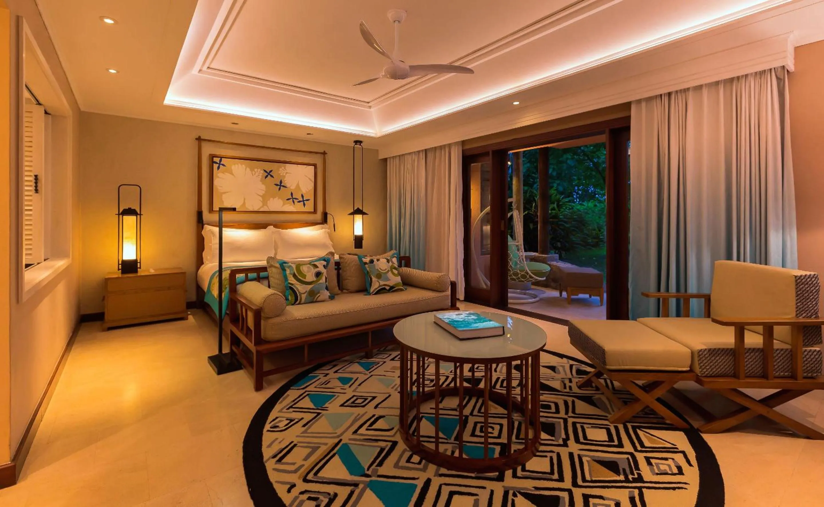 Bedroom in Constance Lemuria