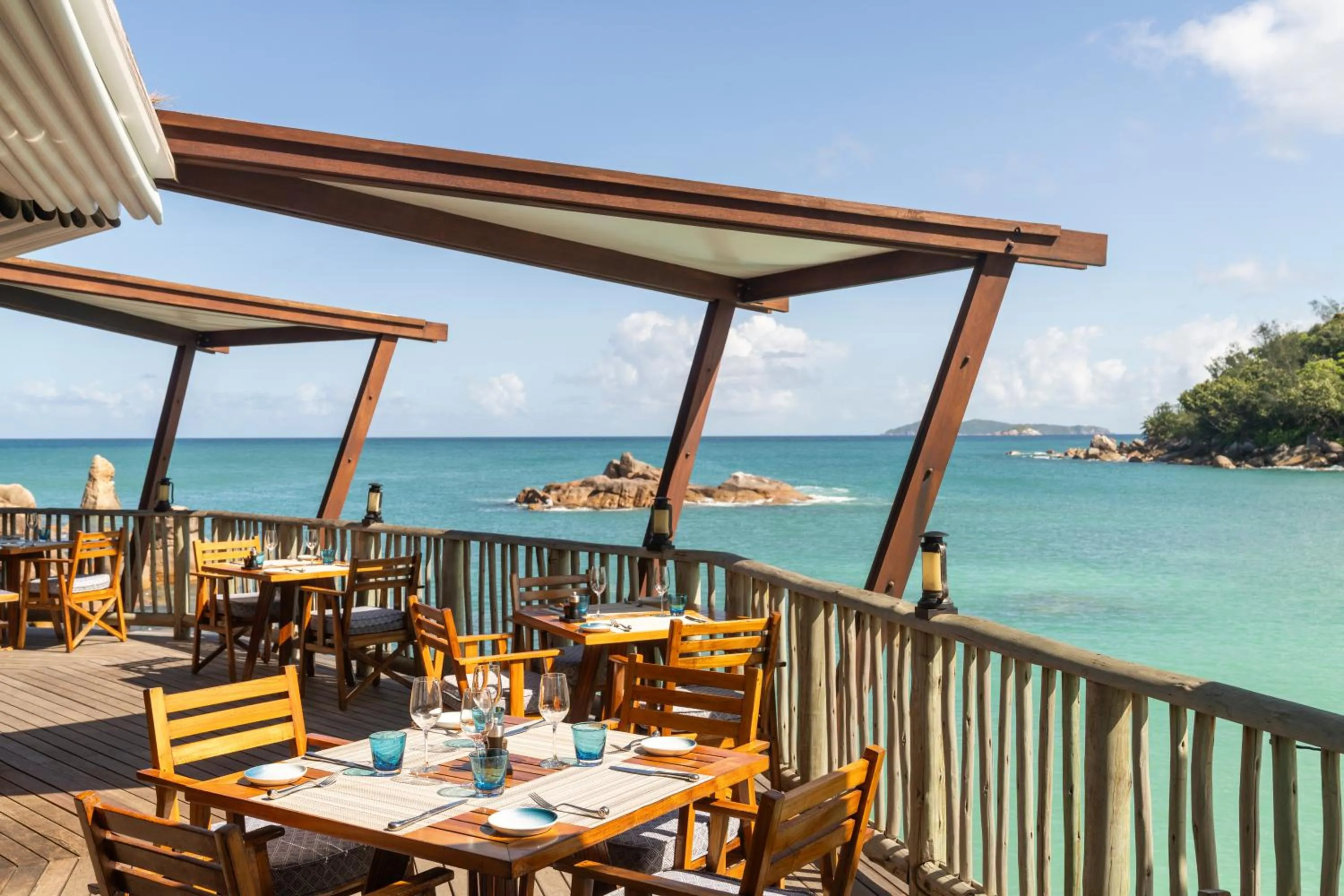 Restaurant/places to eat in Constance Lemuria