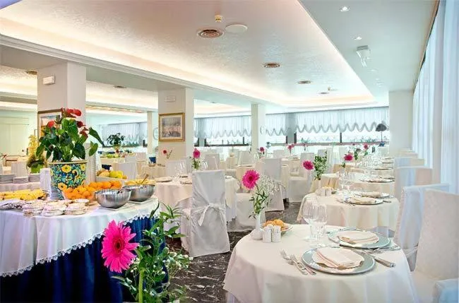Restaurant/places to eat in Hotel Ariston