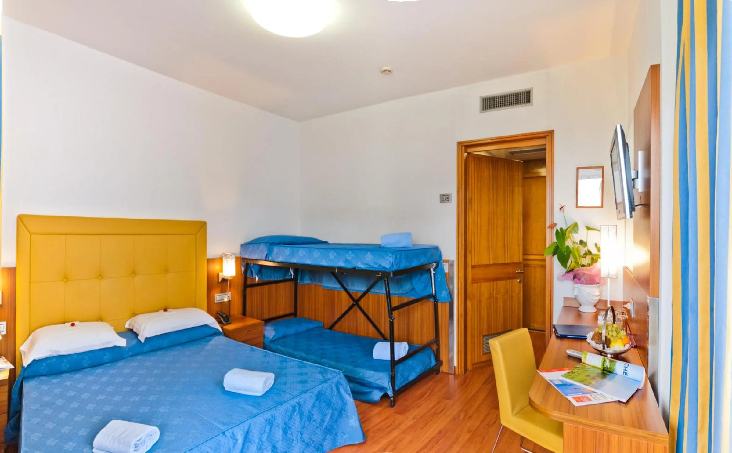 Photo of the whole room, Bed in Hotel Ariston