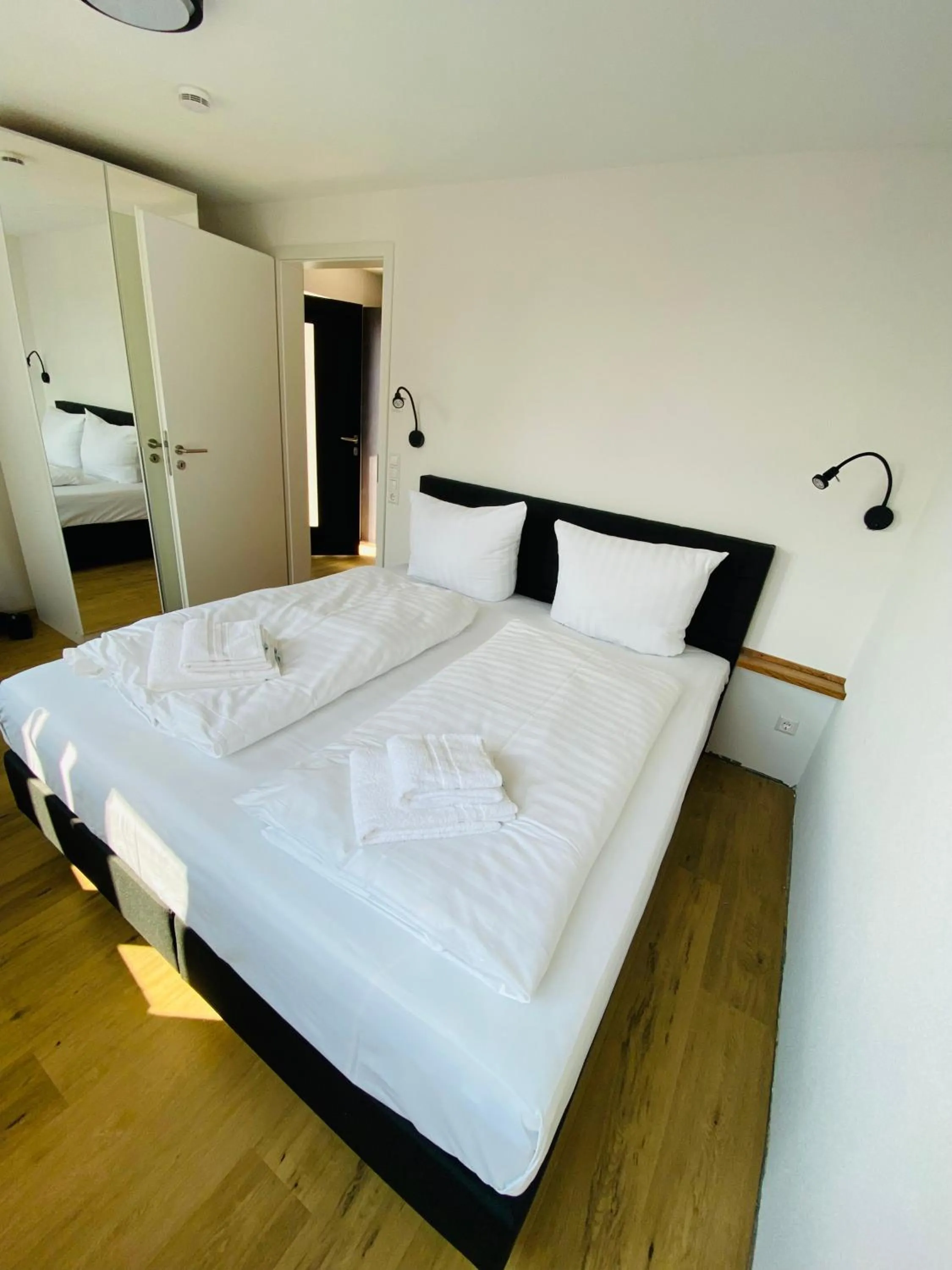 Bedroom, Bed in Gasthaus Elsäßer Hof