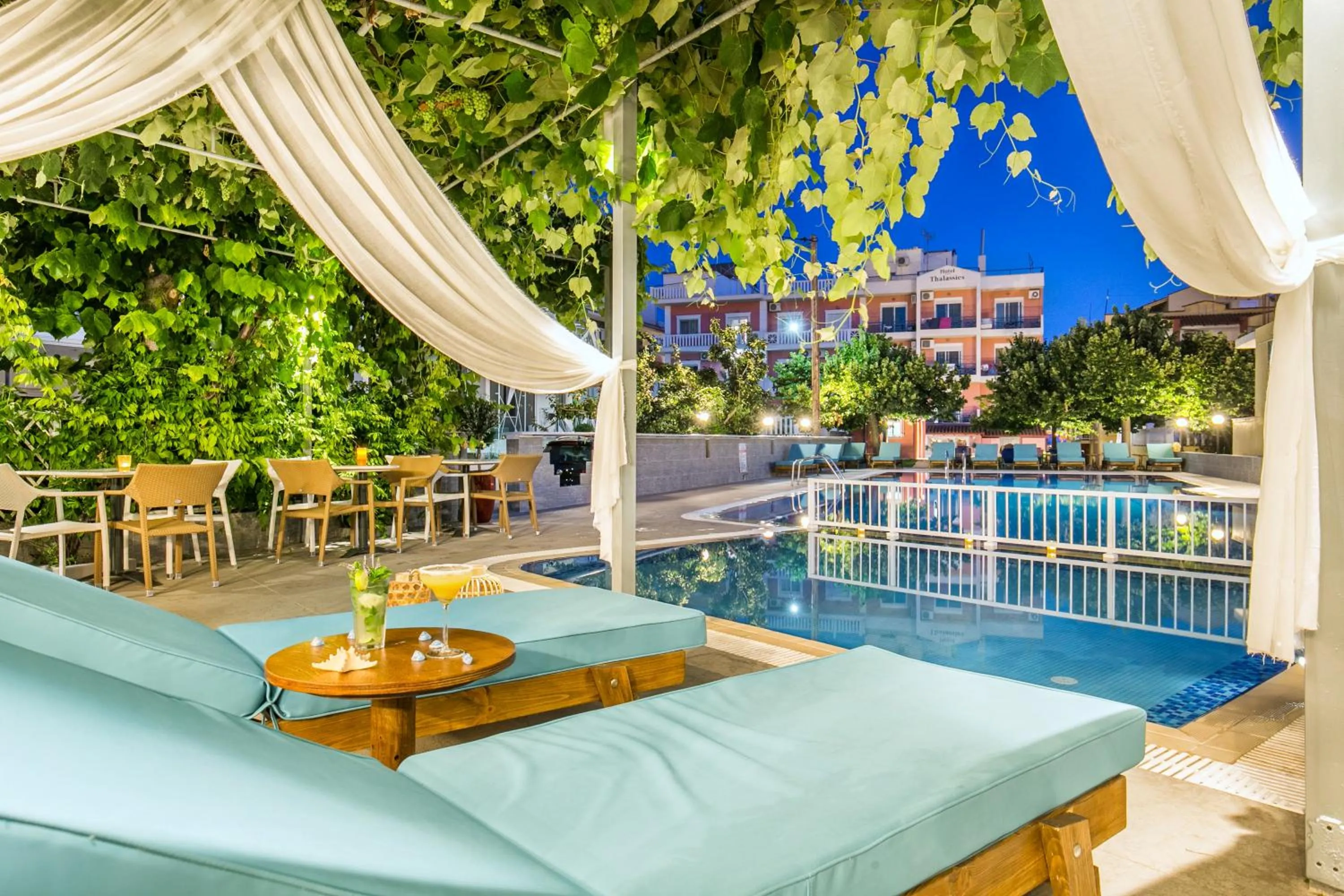 Swimming pool in Thalassies