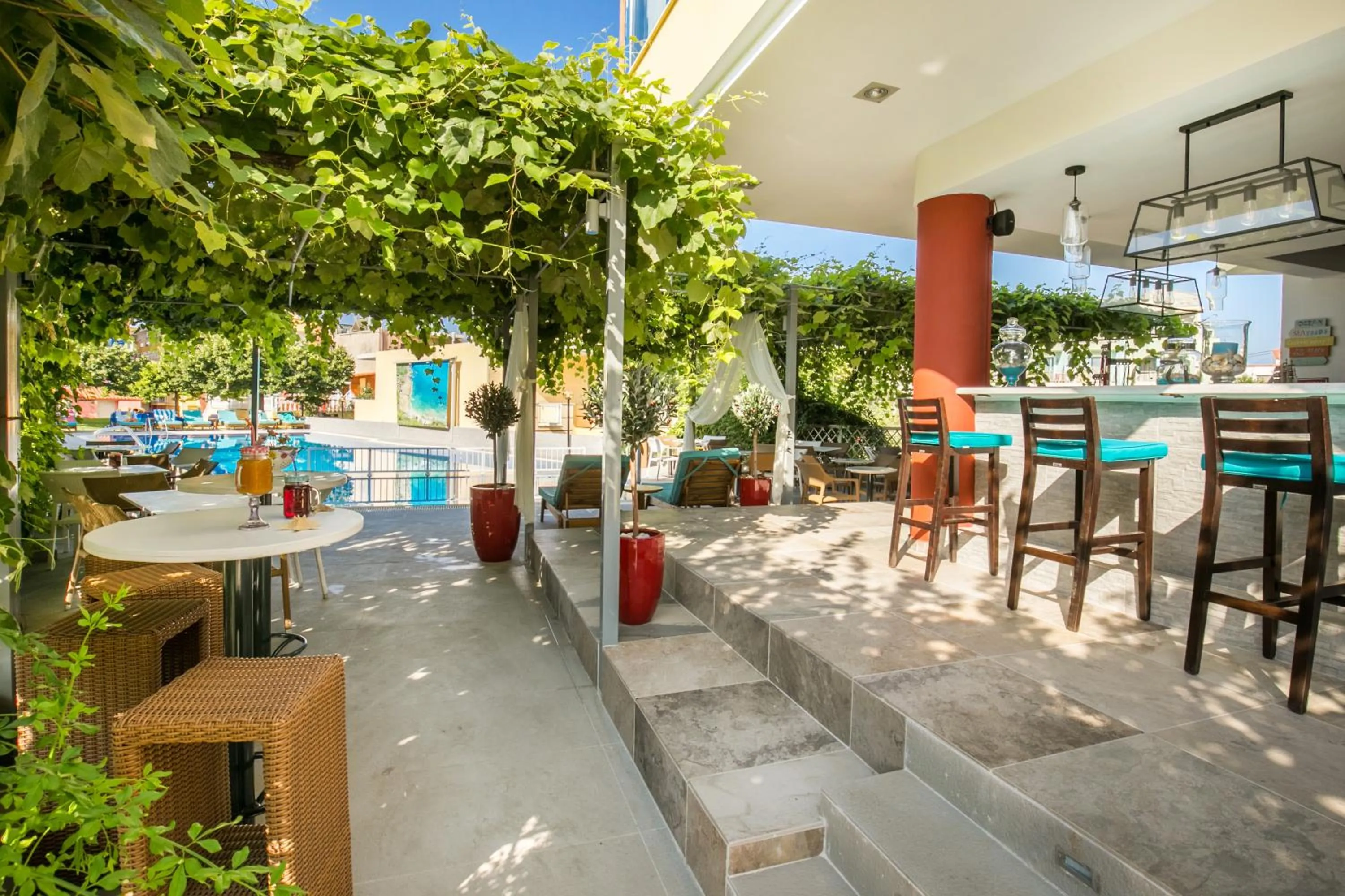 Swimming pool in Thalassies