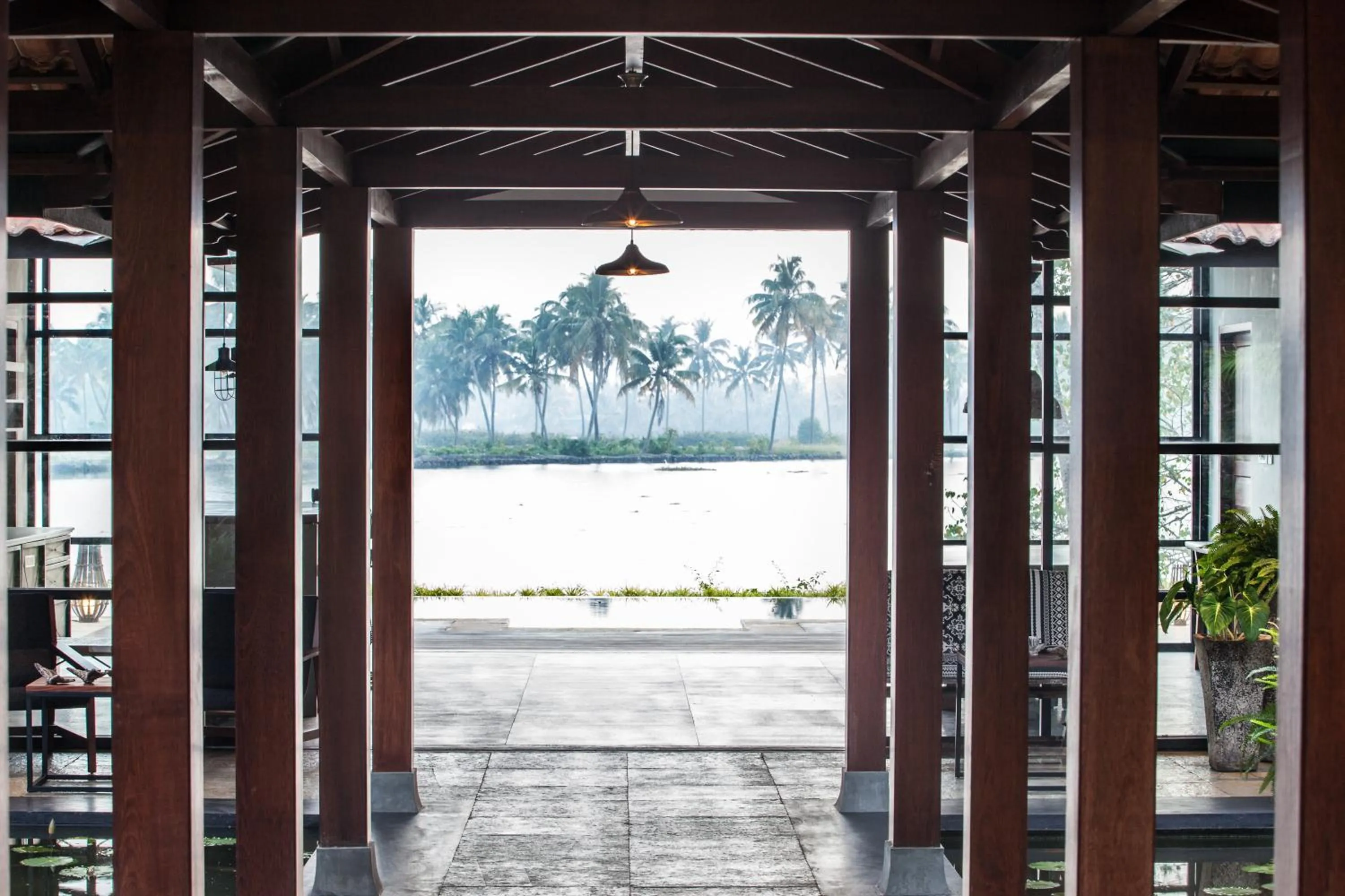 Facade/entrance in 976 Panangad