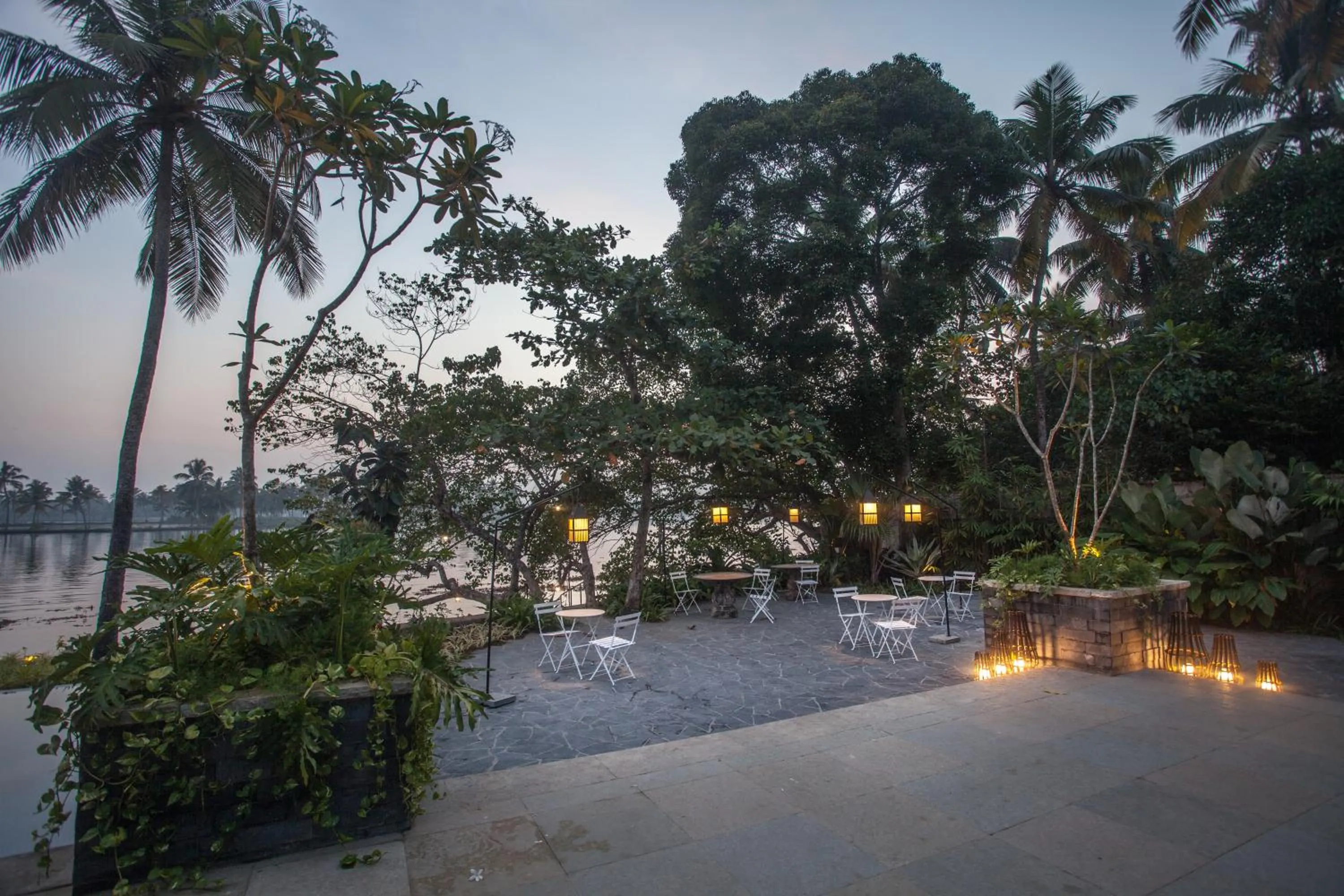 Property building in 976 Panangad