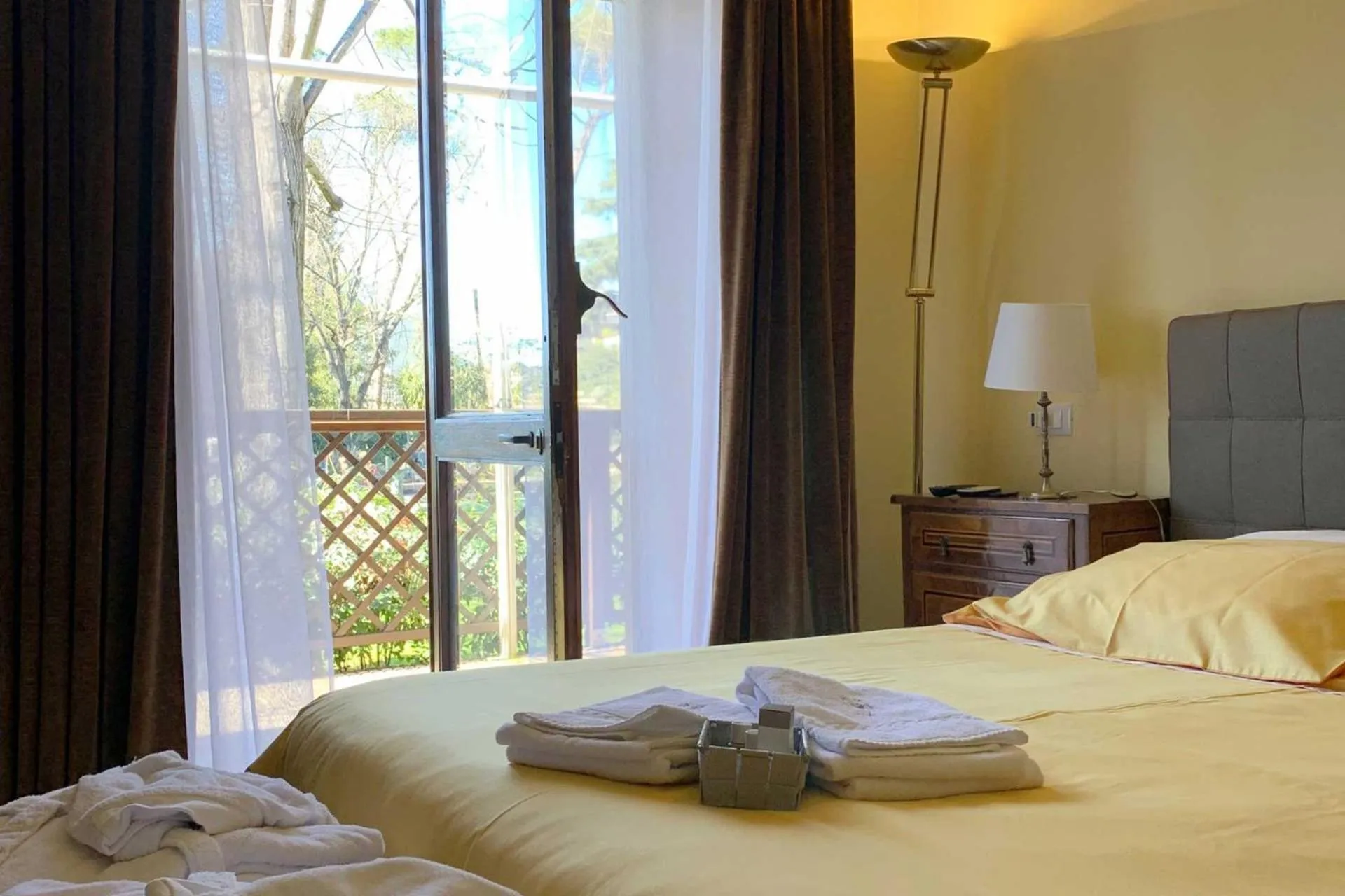 Photo of the whole room, Bed in Villa Albina