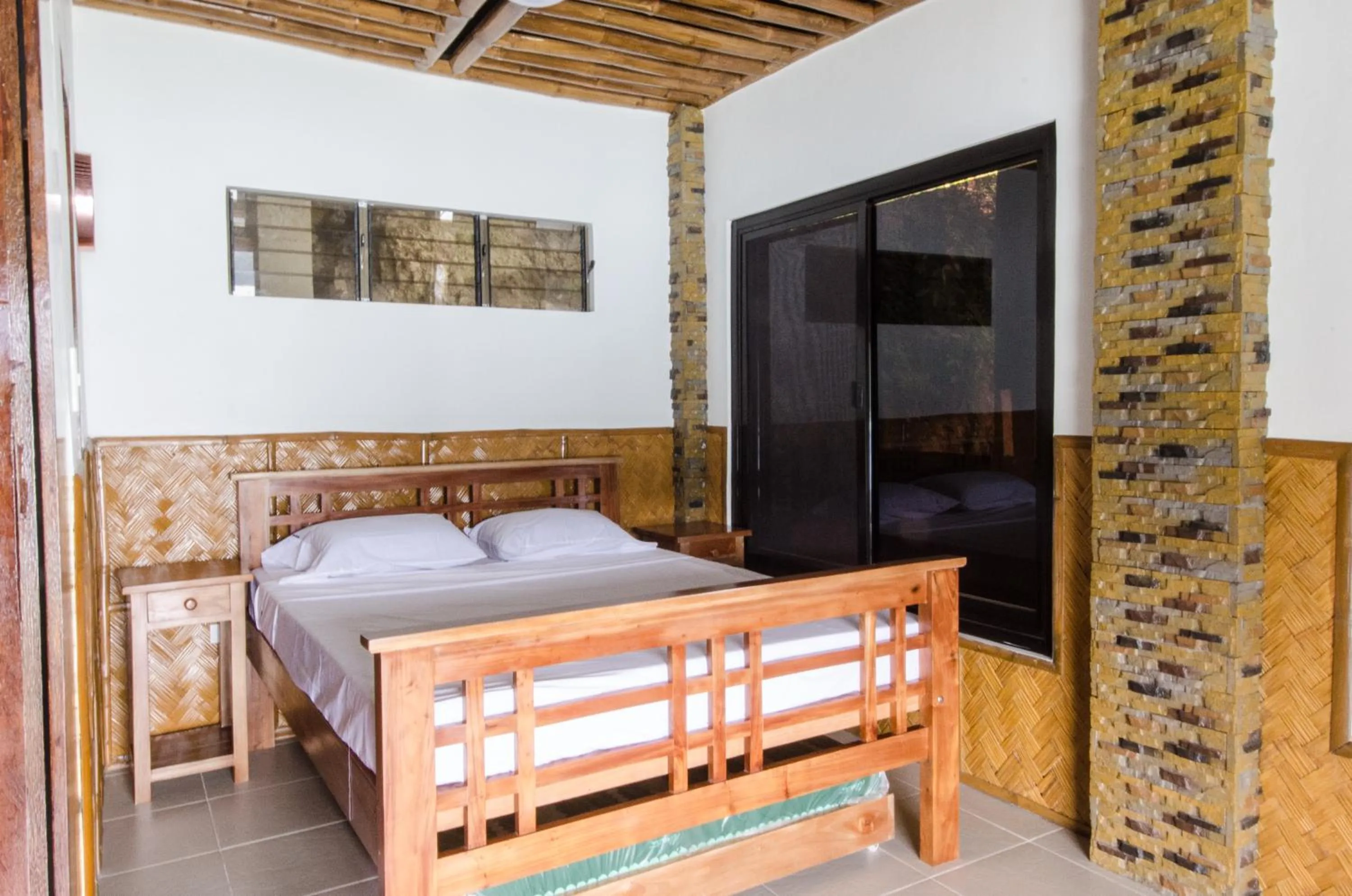 Bed in Villa de Pico Highland Beach Resort