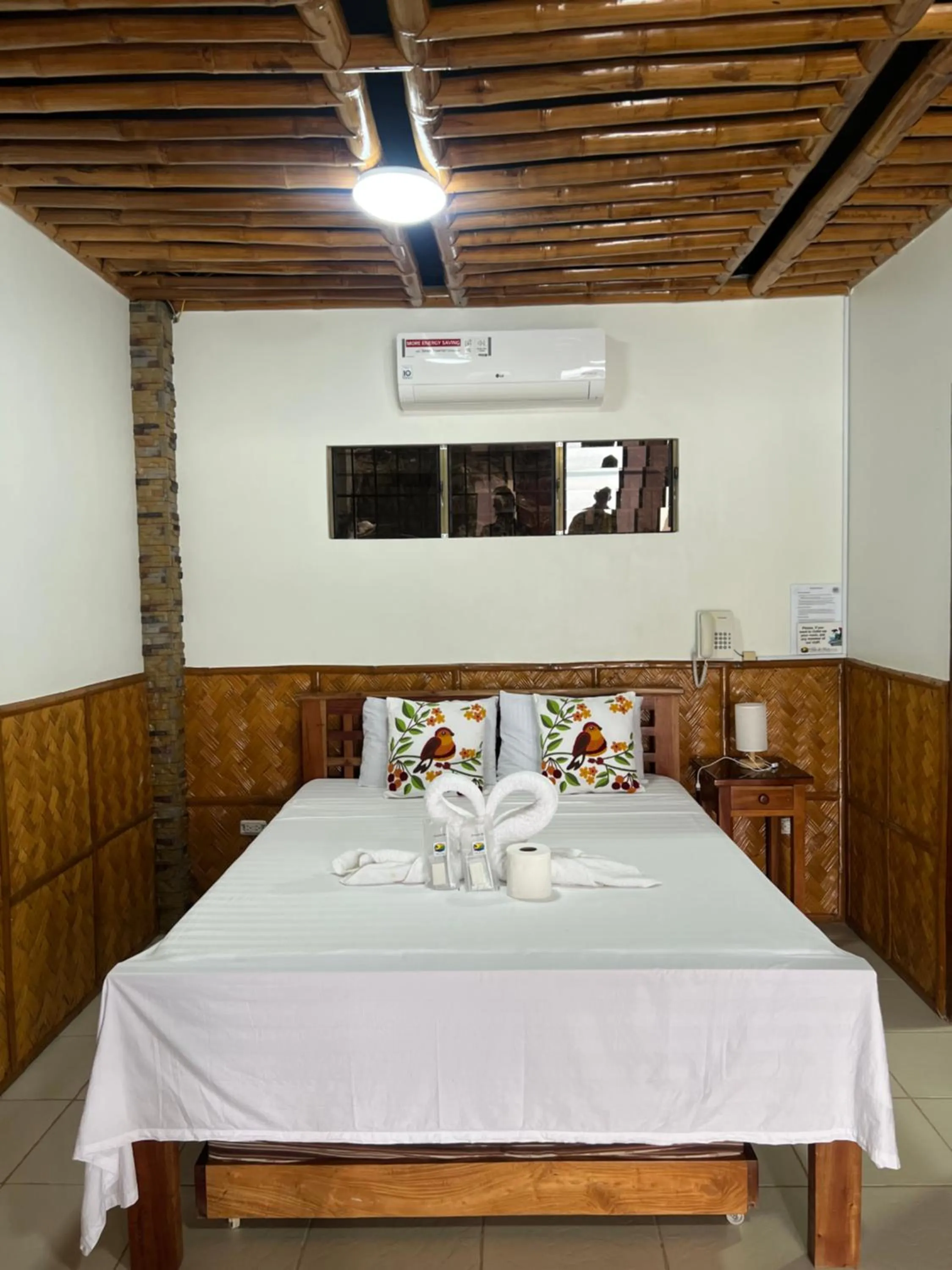 Bed in Villa de Pico Highland Beach Resort