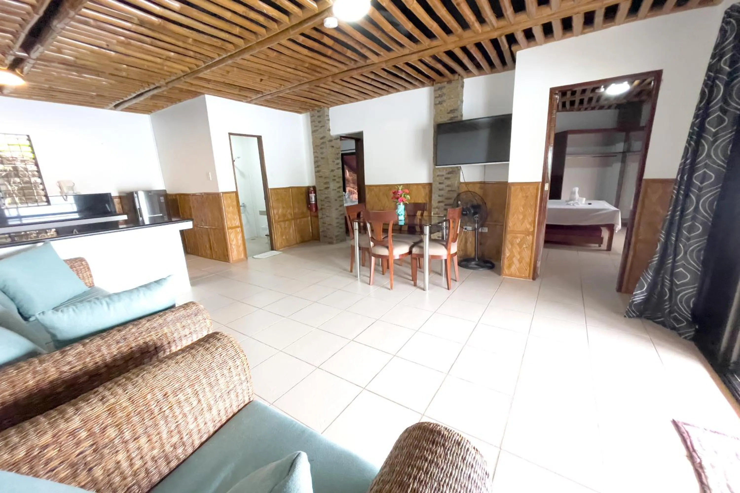 Villa de Pico Highland Beach Resort