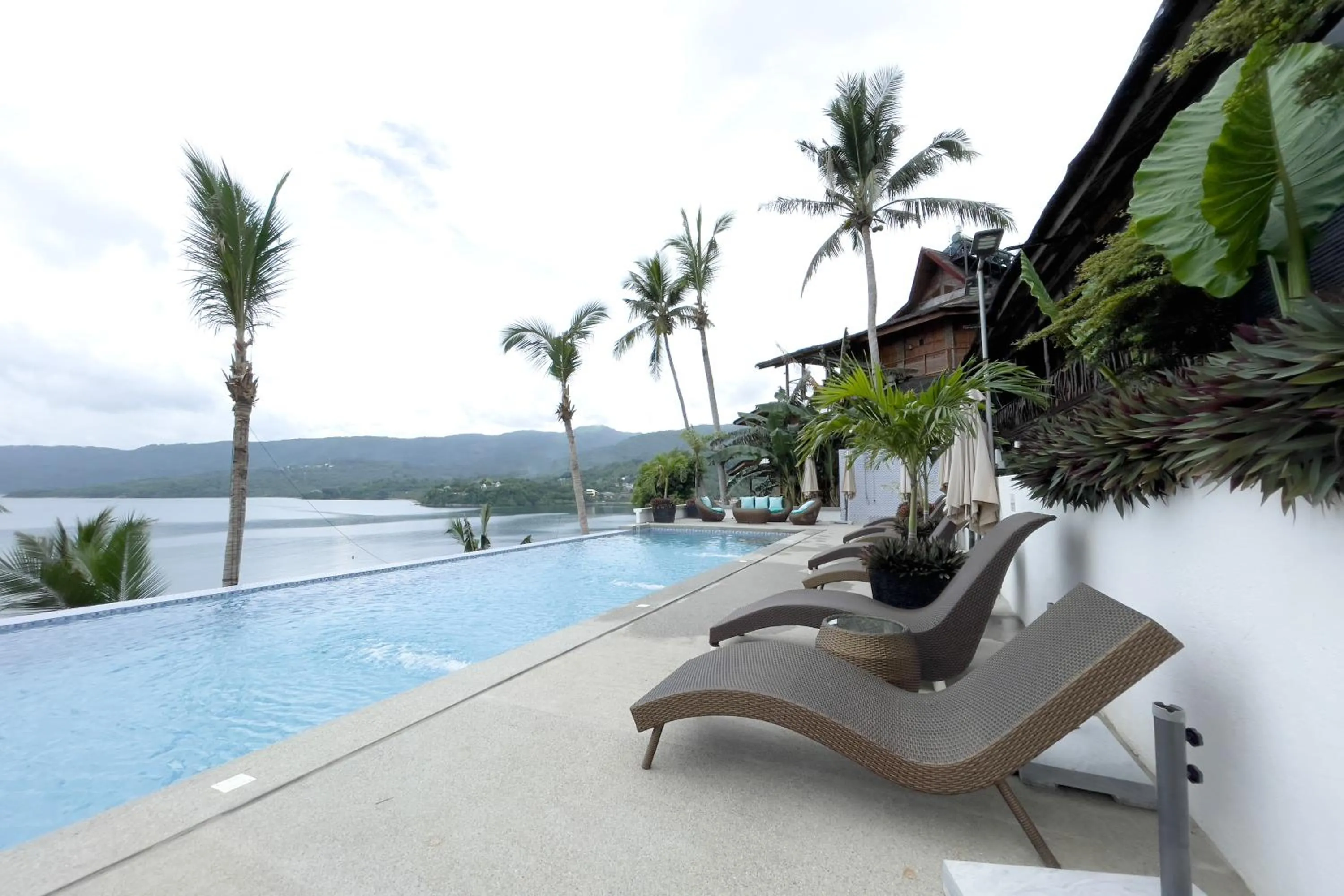 Villa de Pico Highland Beach Resort