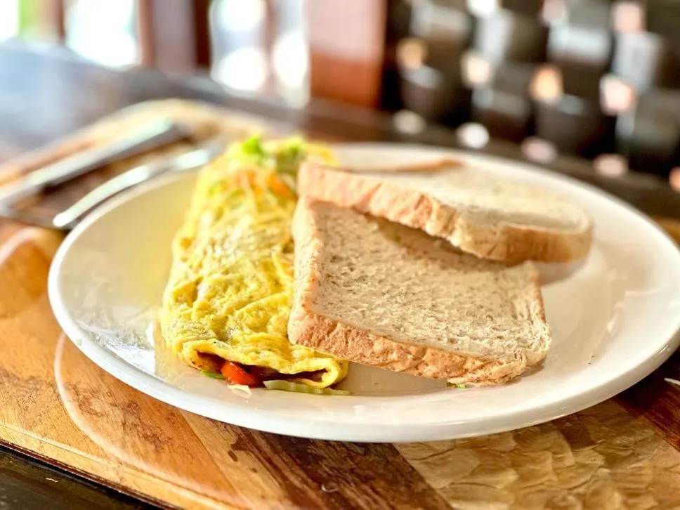 Breakfast in Villa de Pico Highland Beach Resort