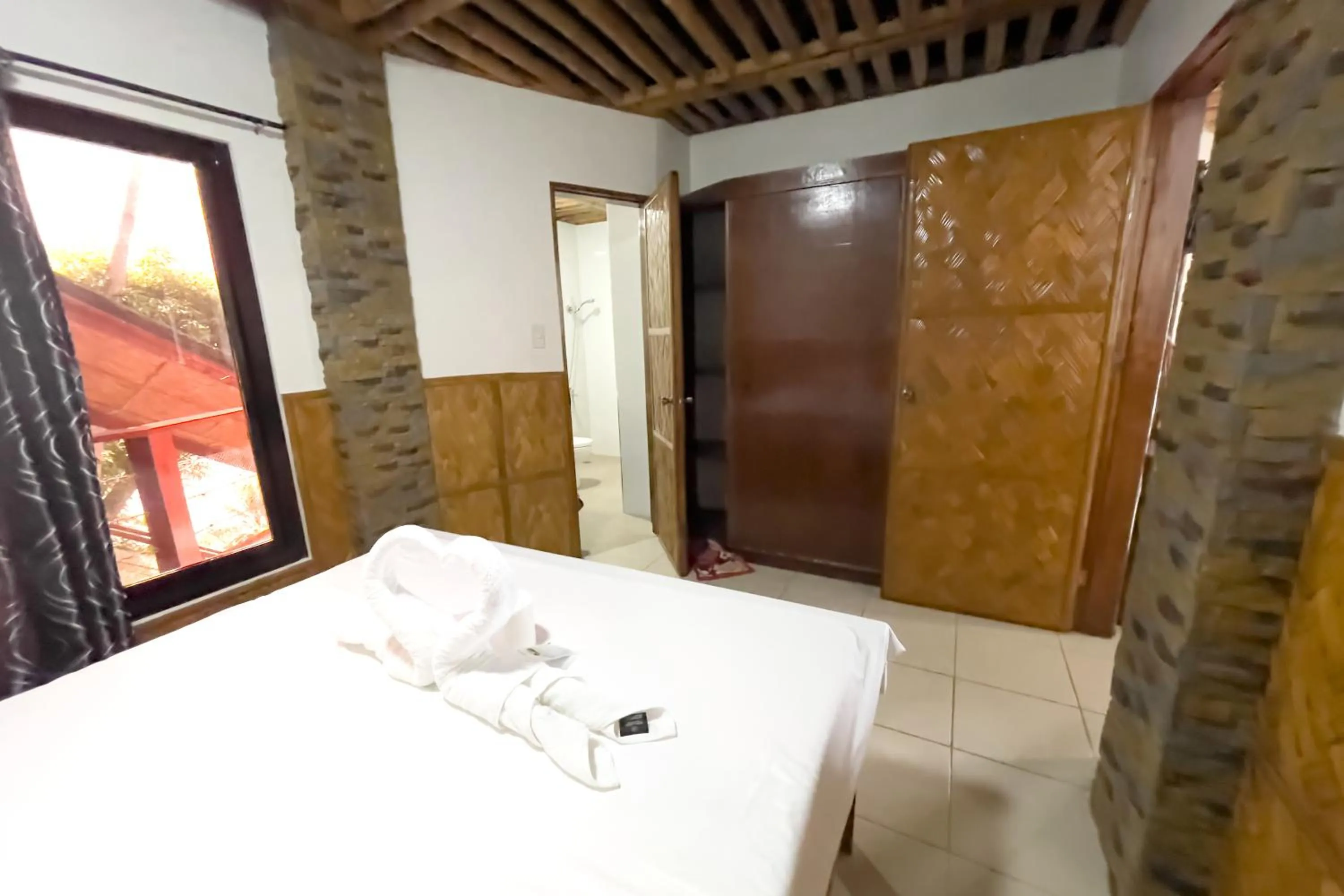 Bed in Villa de Pico Highland Beach Resort