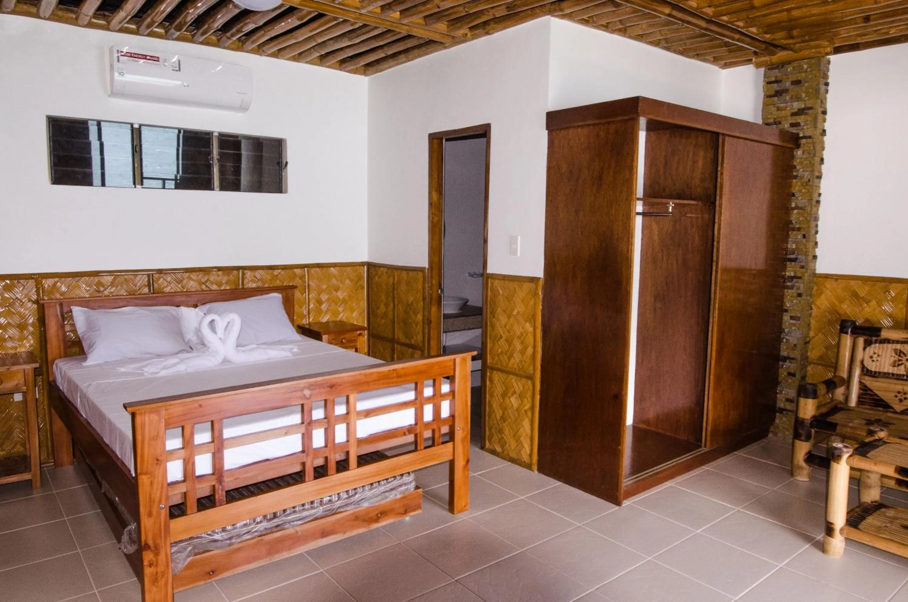 Bed in Villa de Pico Highland Beach Resort