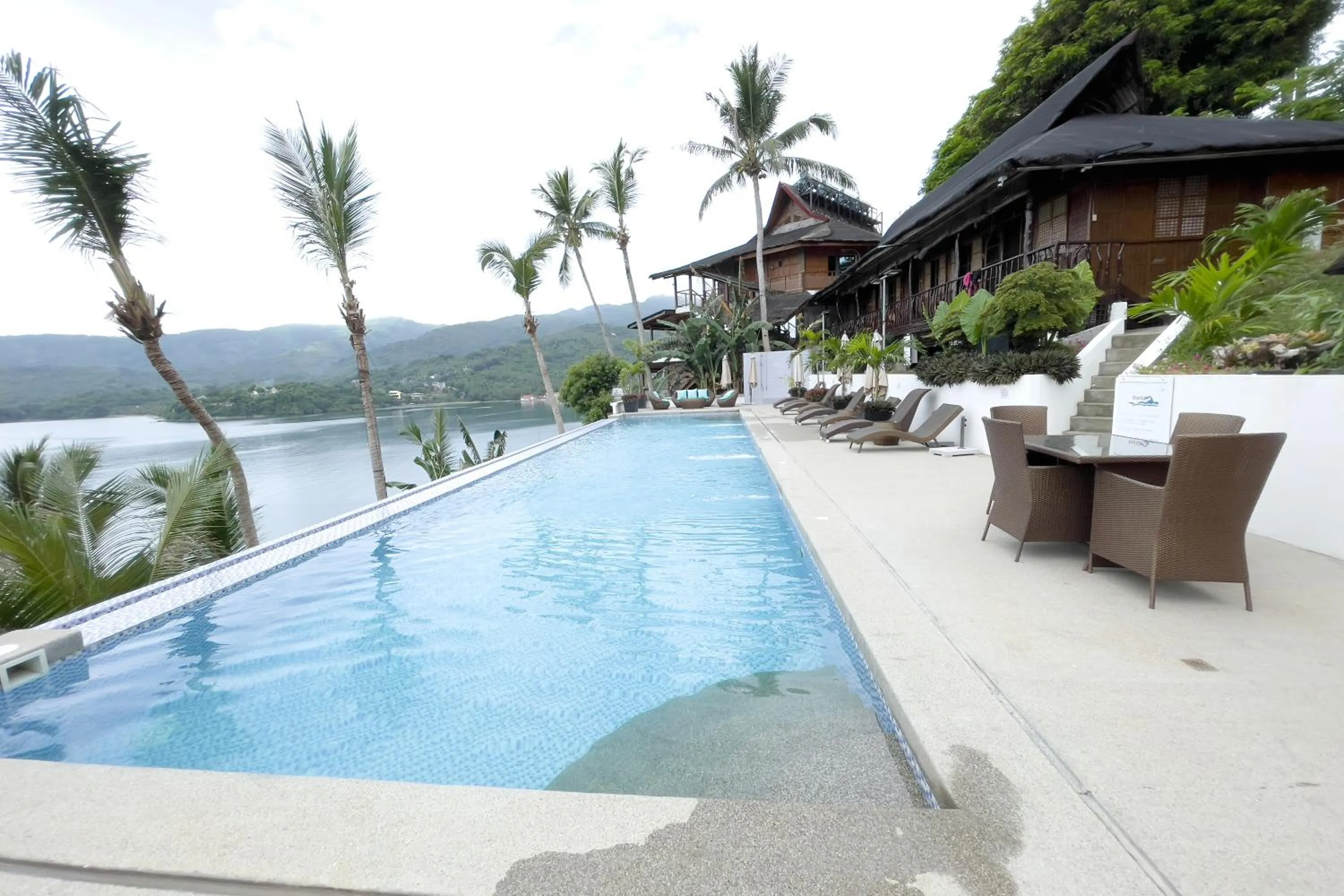 Villa de Pico Highland Beach Resort