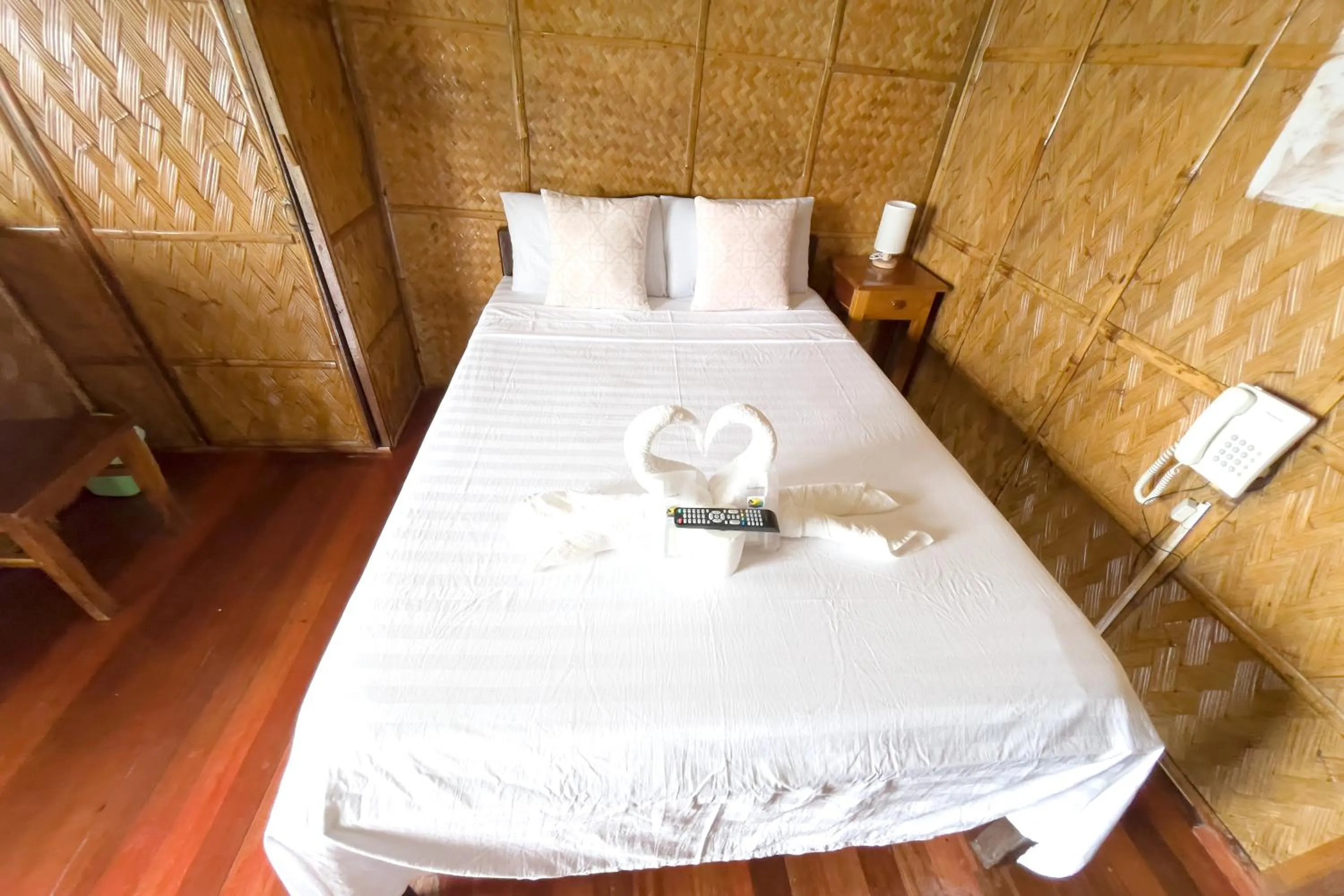 Bed in Villa de Pico Highland Beach Resort