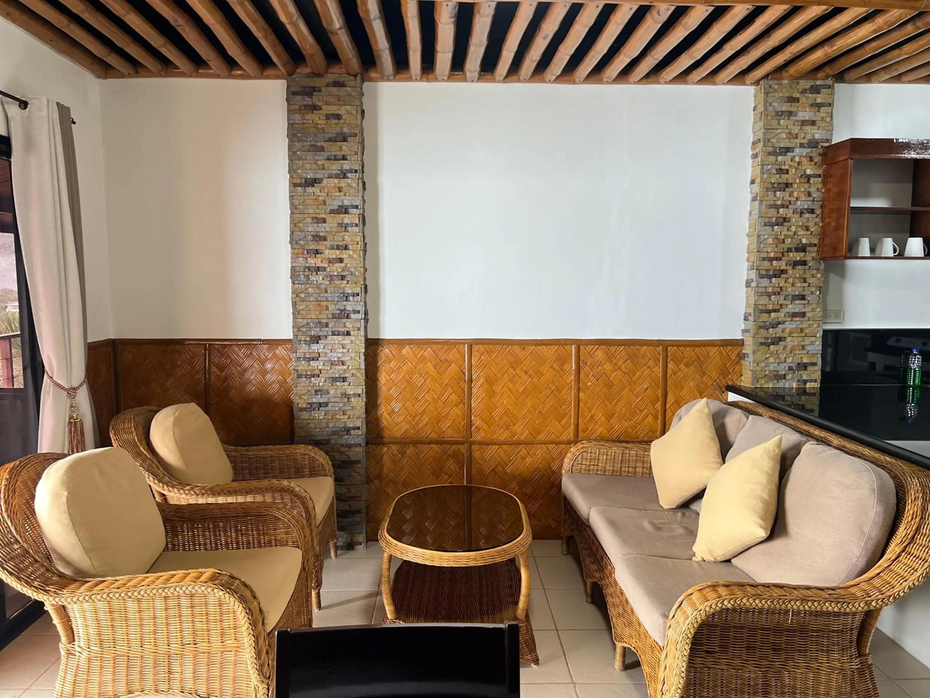 Living room in Villa de Pico Highland Beach Resort