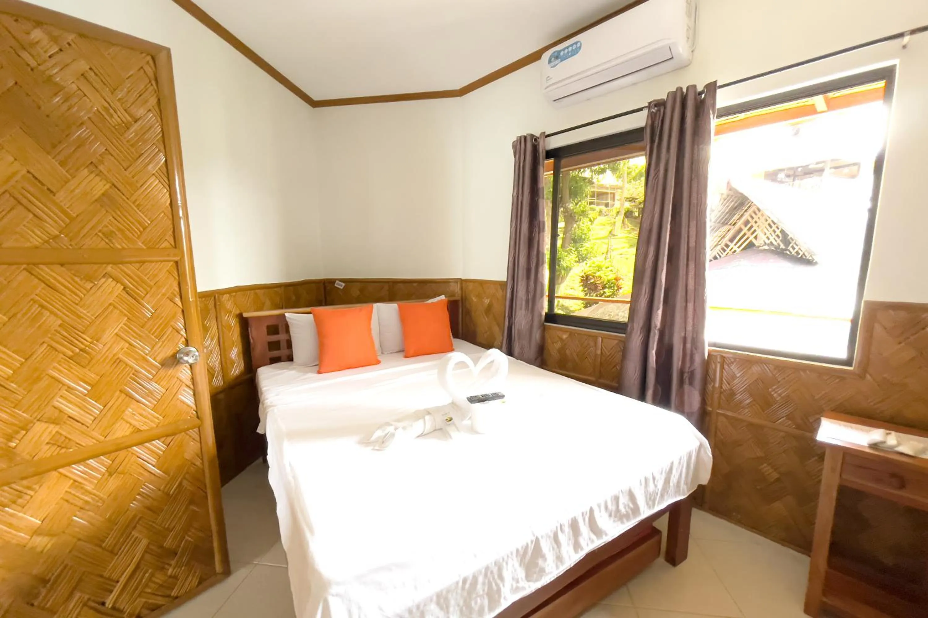 Bed in Villa de Pico Highland Beach Resort