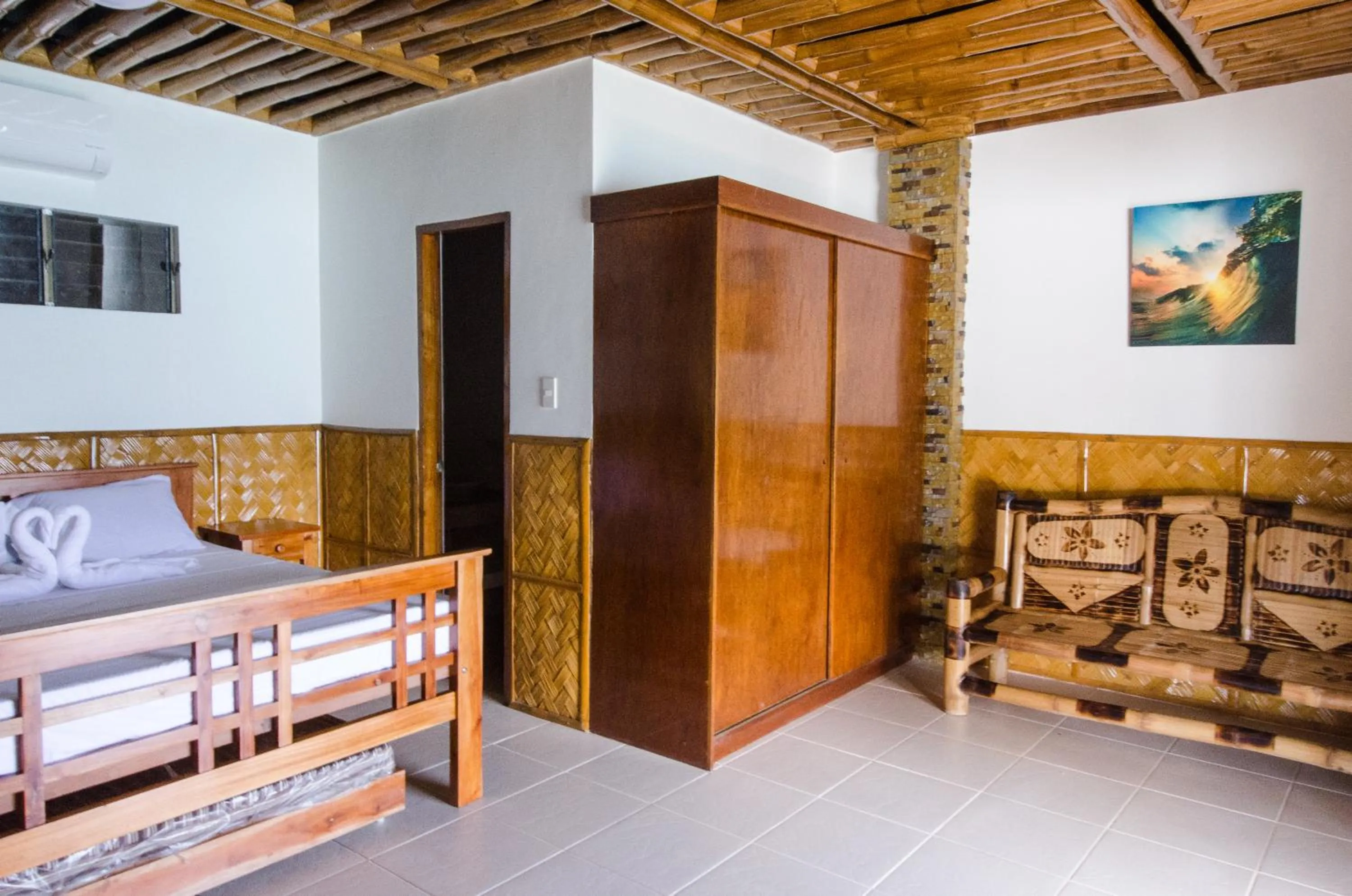 Bed in Villa de Pico Highland Beach Resort