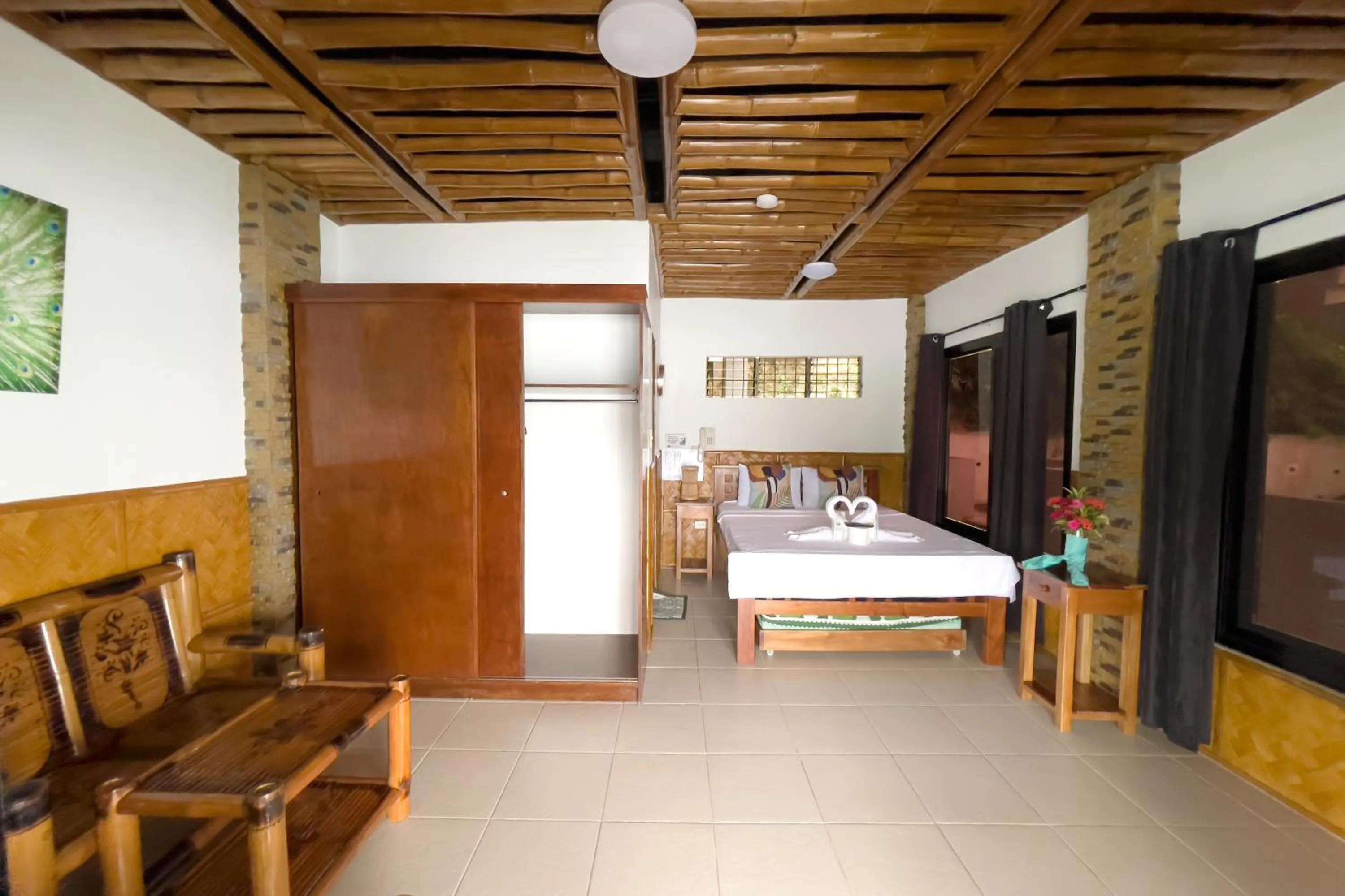 Bed in Villa de Pico Highland Beach Resort