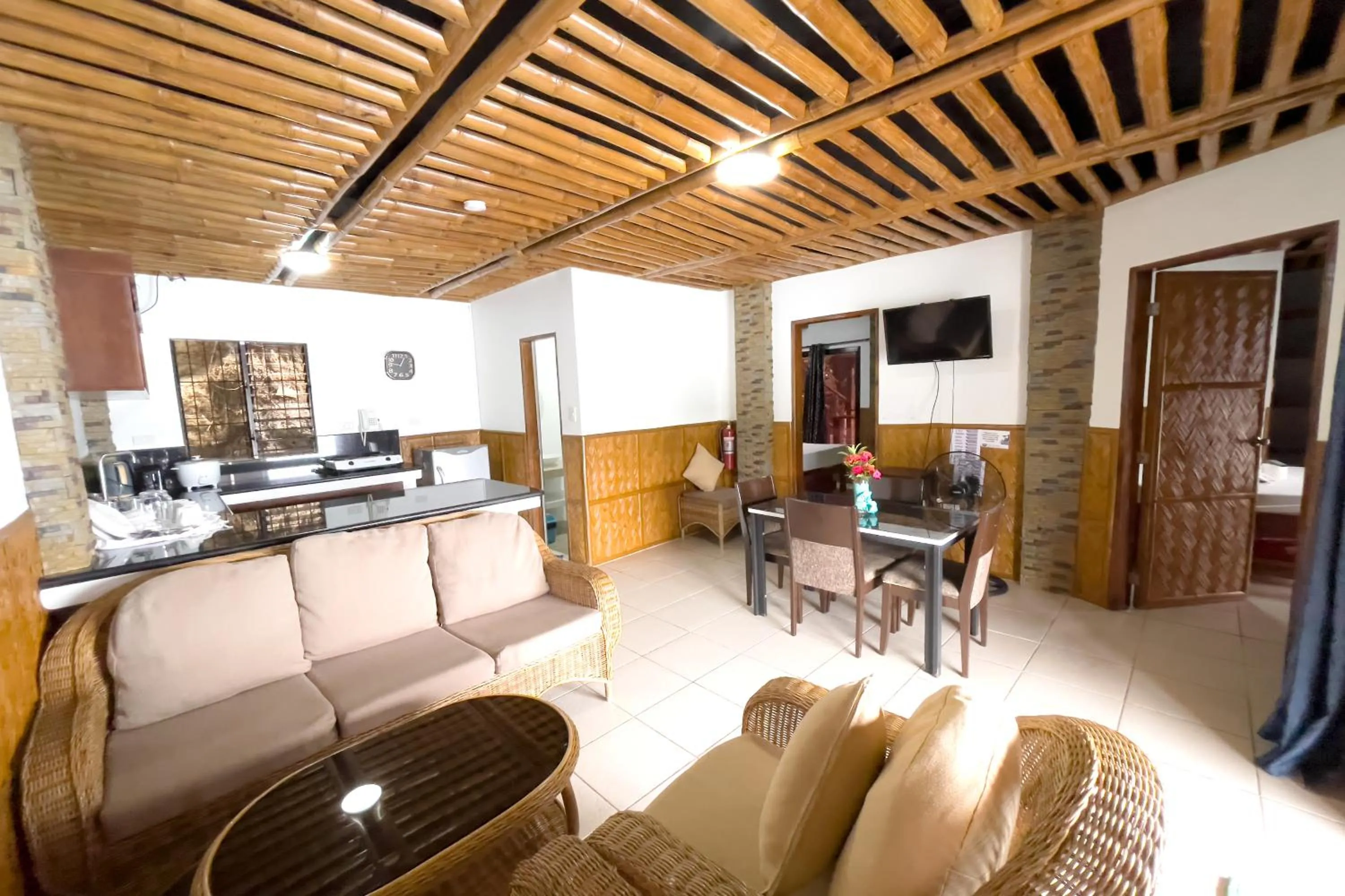 Villa de Pico Highland Beach Resort