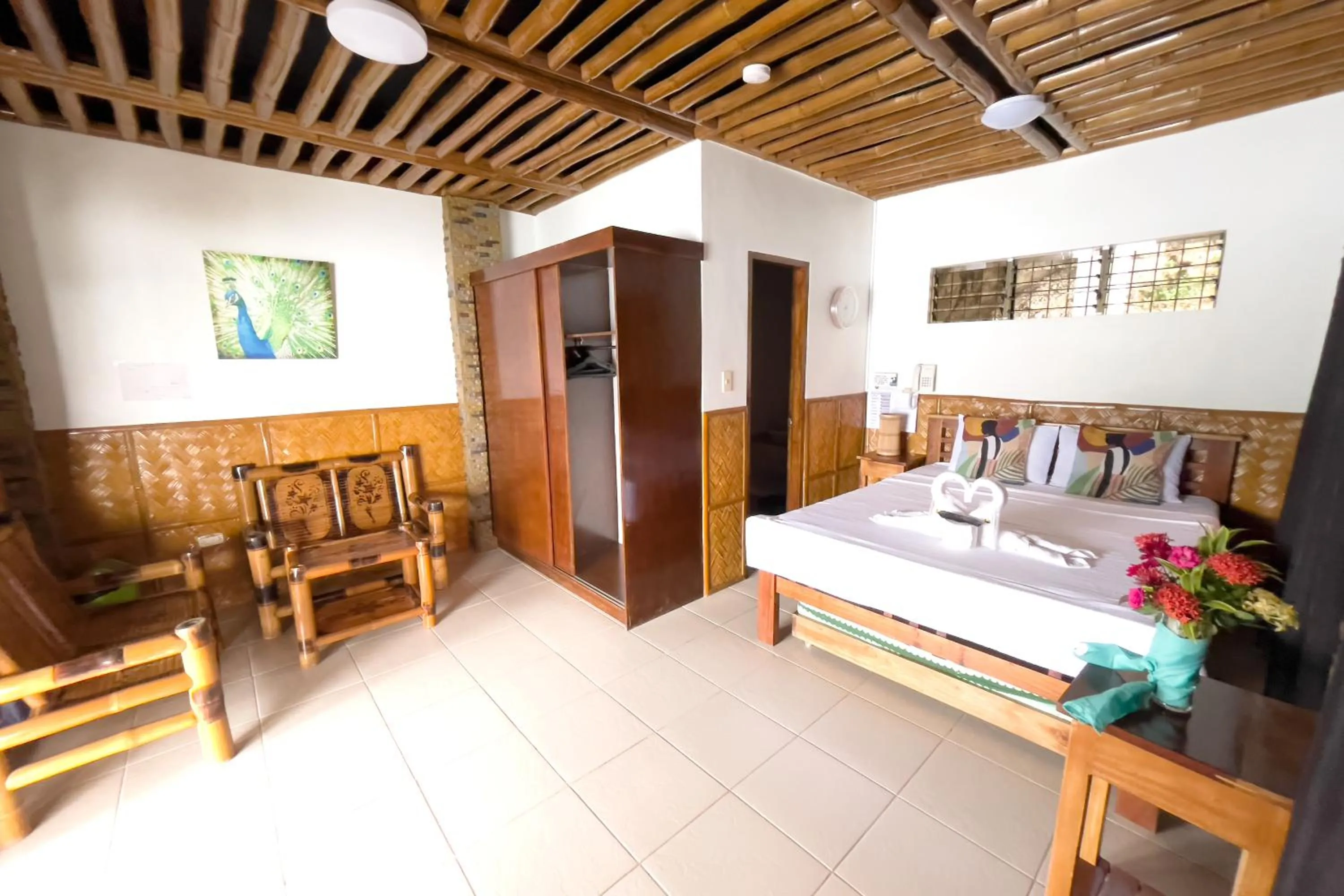 Bed in Villa de Pico Highland Beach Resort