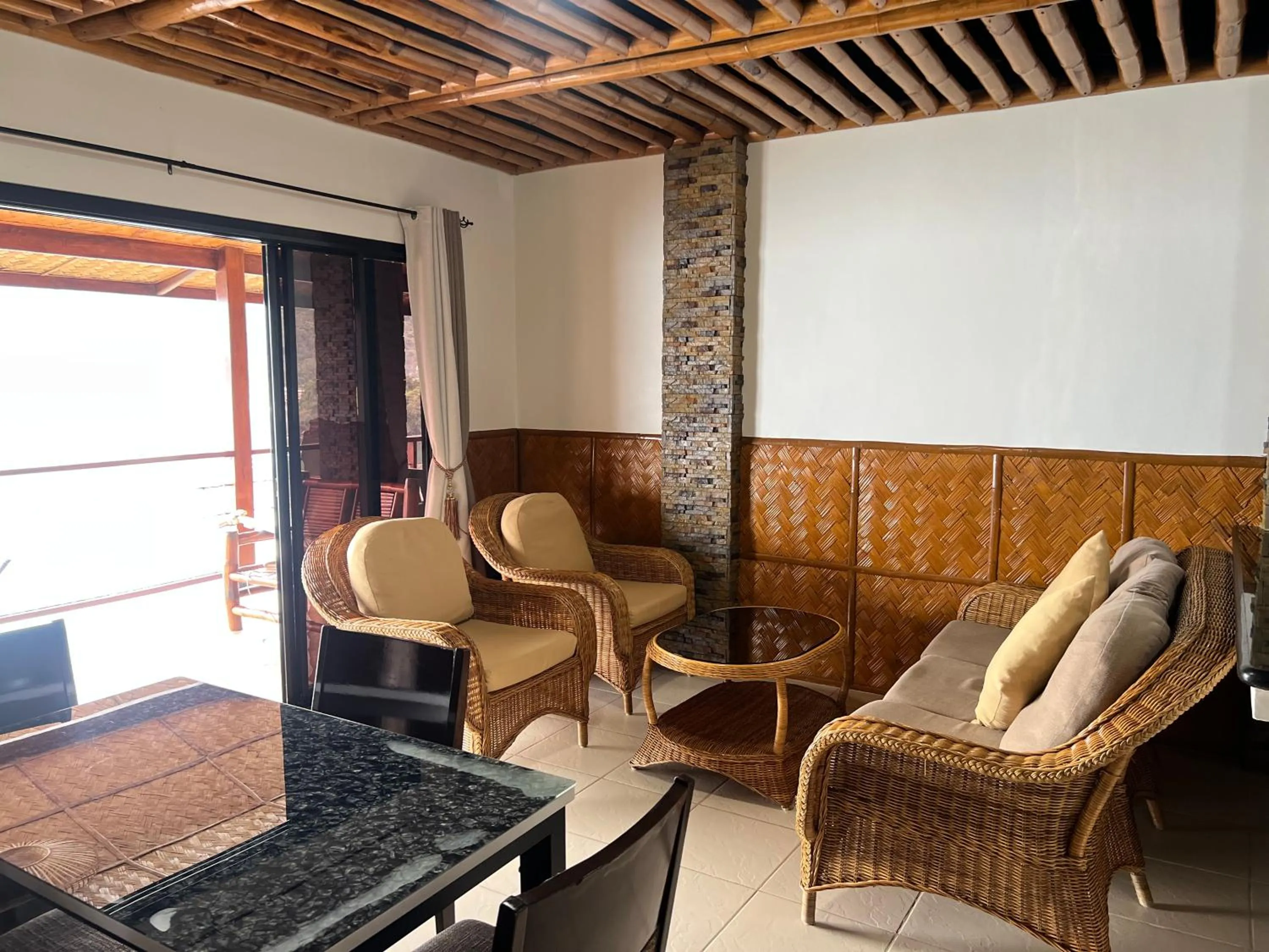 Living room in Villa de Pico Highland Beach Resort