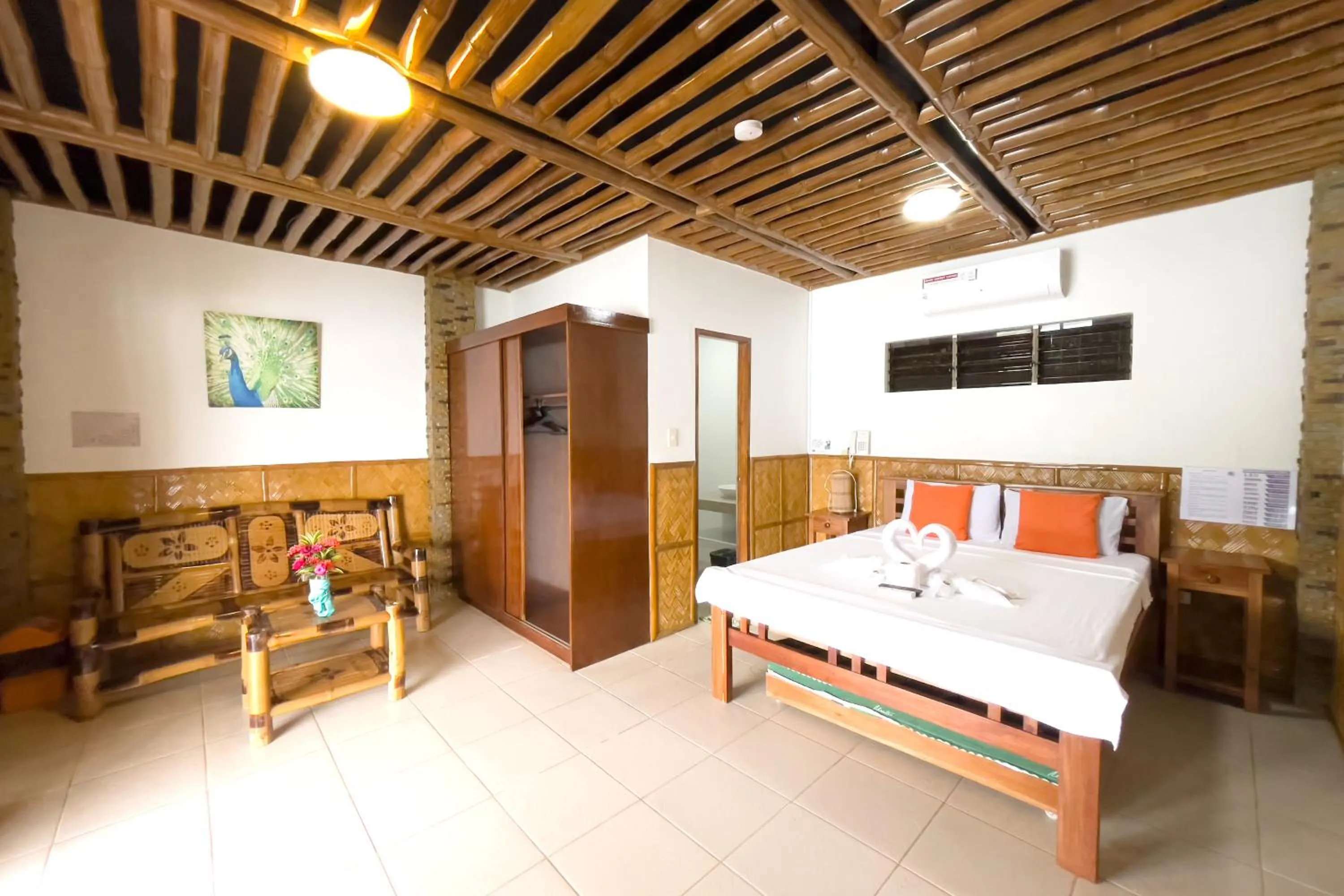 Bed in Villa de Pico Highland Beach Resort