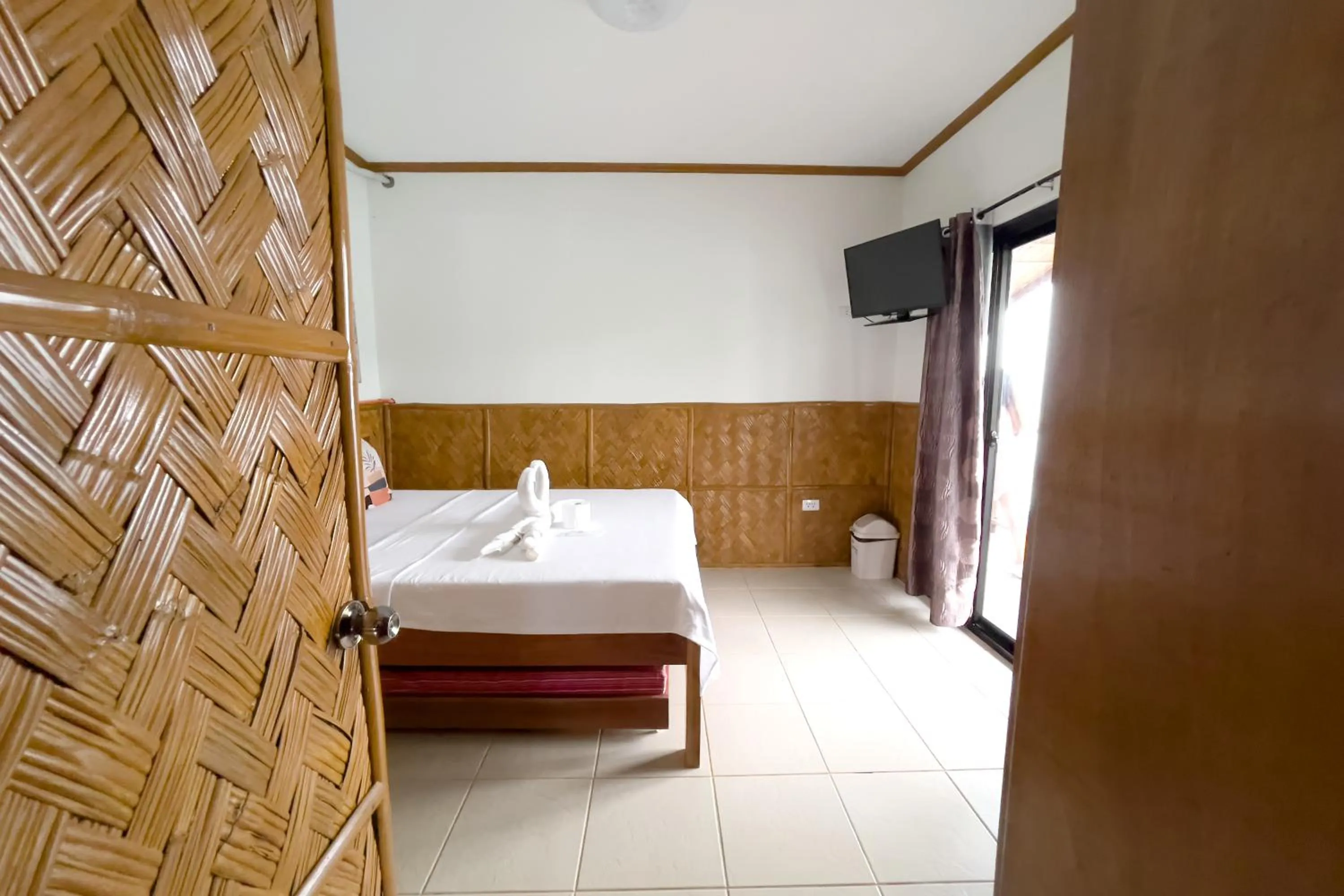 Bed in Villa de Pico Highland Beach Resort