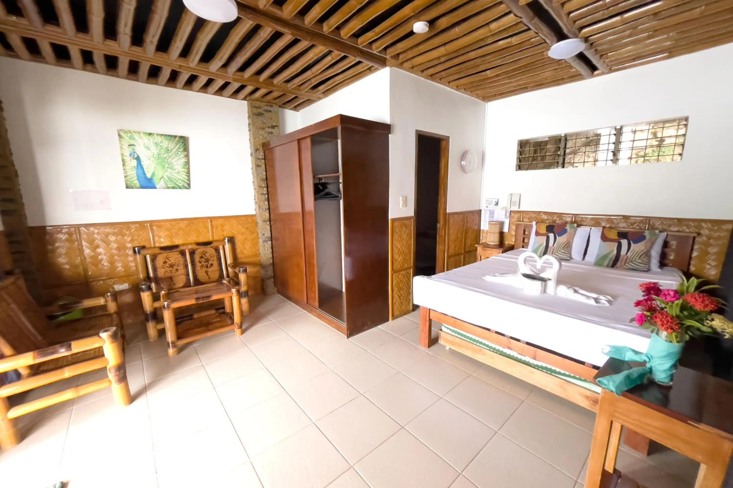 Bed in Villa de Pico Highland Beach Resort