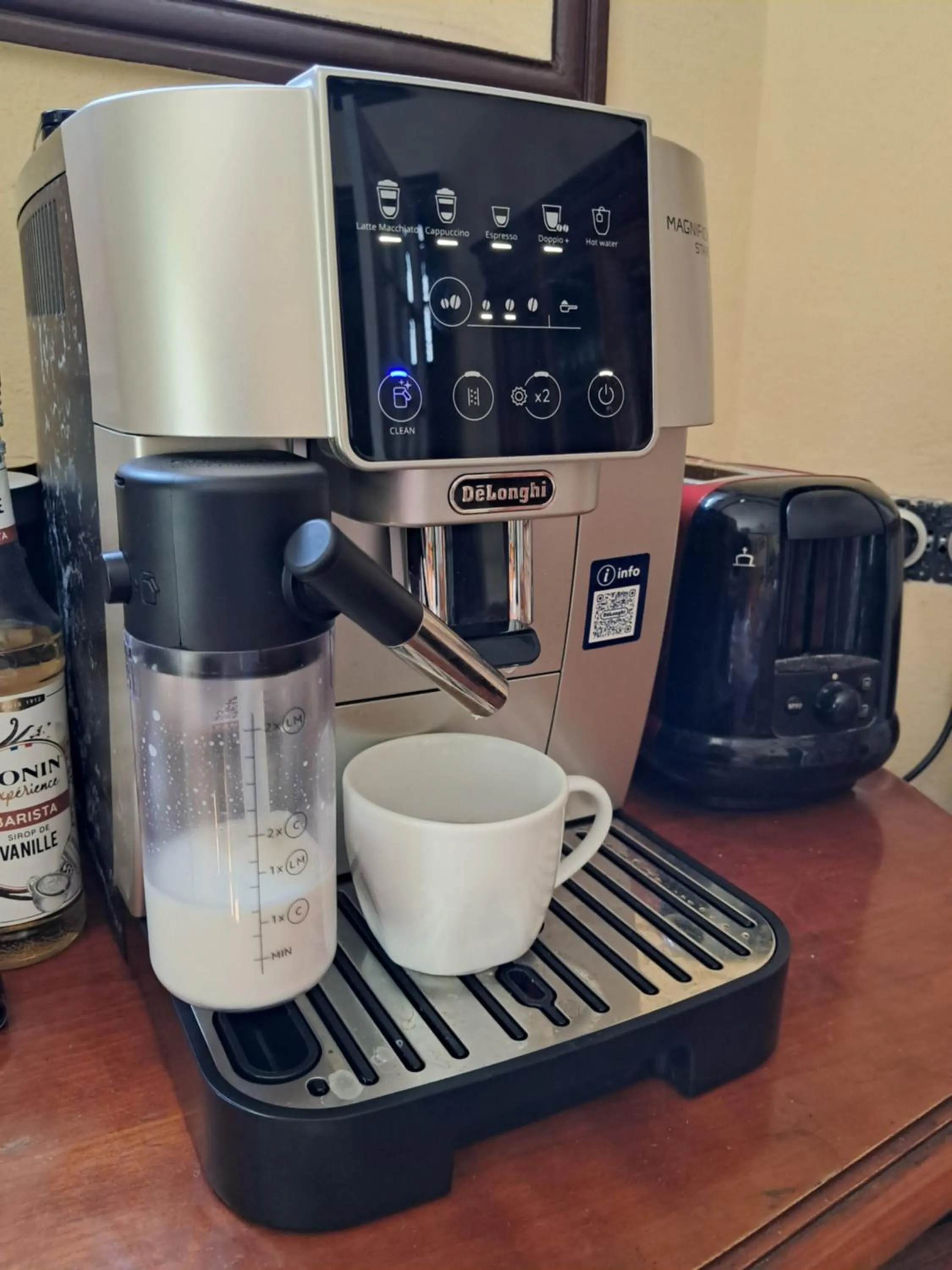 Coffee/tea facilities in Apakabar Homestay - proche gare Melun, parking privé, Netflix
