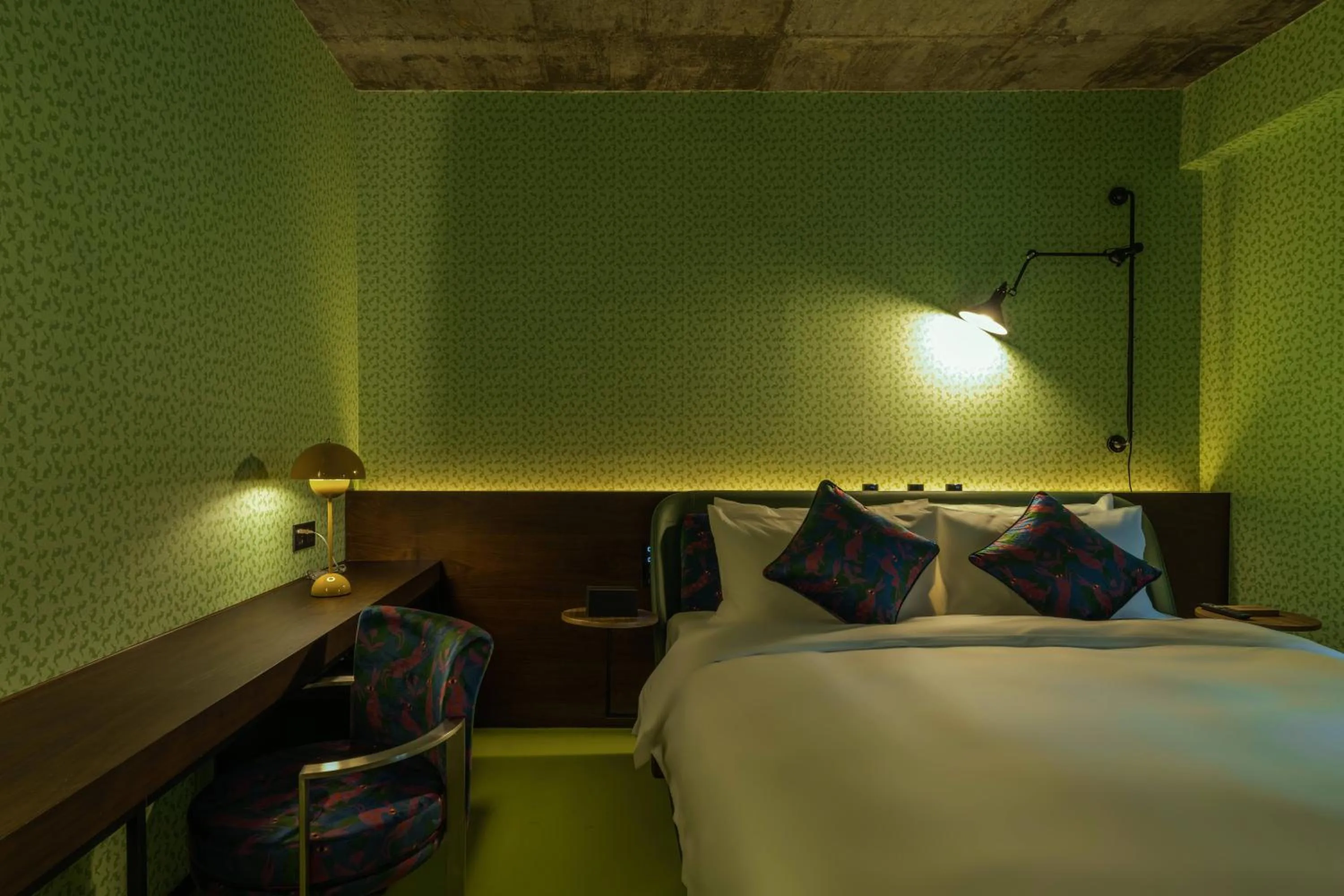 Bed in Neobridge Hotel