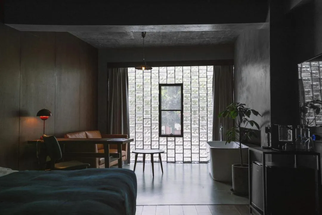 Living room in Neobridge Hotel