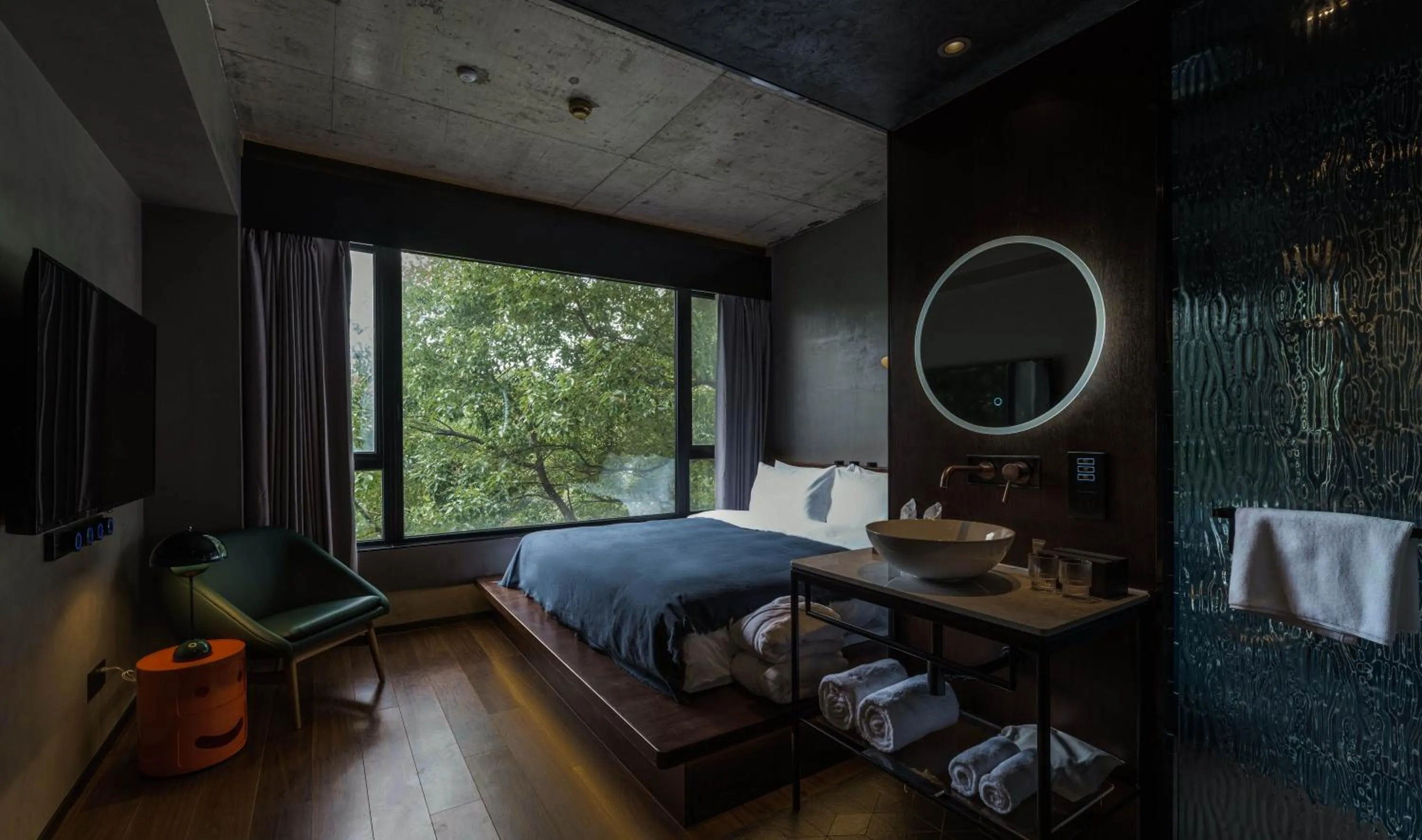 Bed in Neobridge Hotel