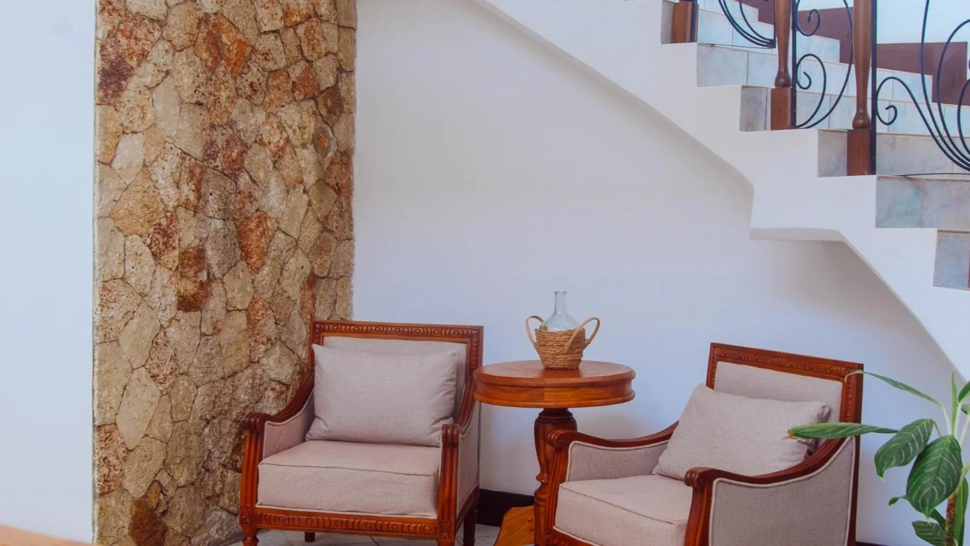 Seating area in Coral Beach Hotel Dar Es Salaam