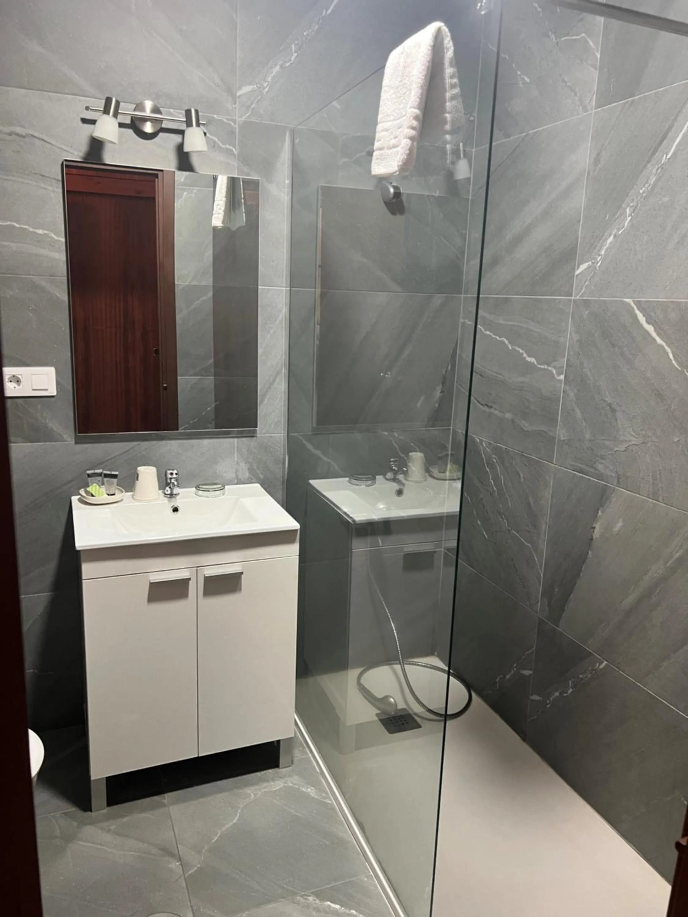 Shower in Hotel Matalascañas