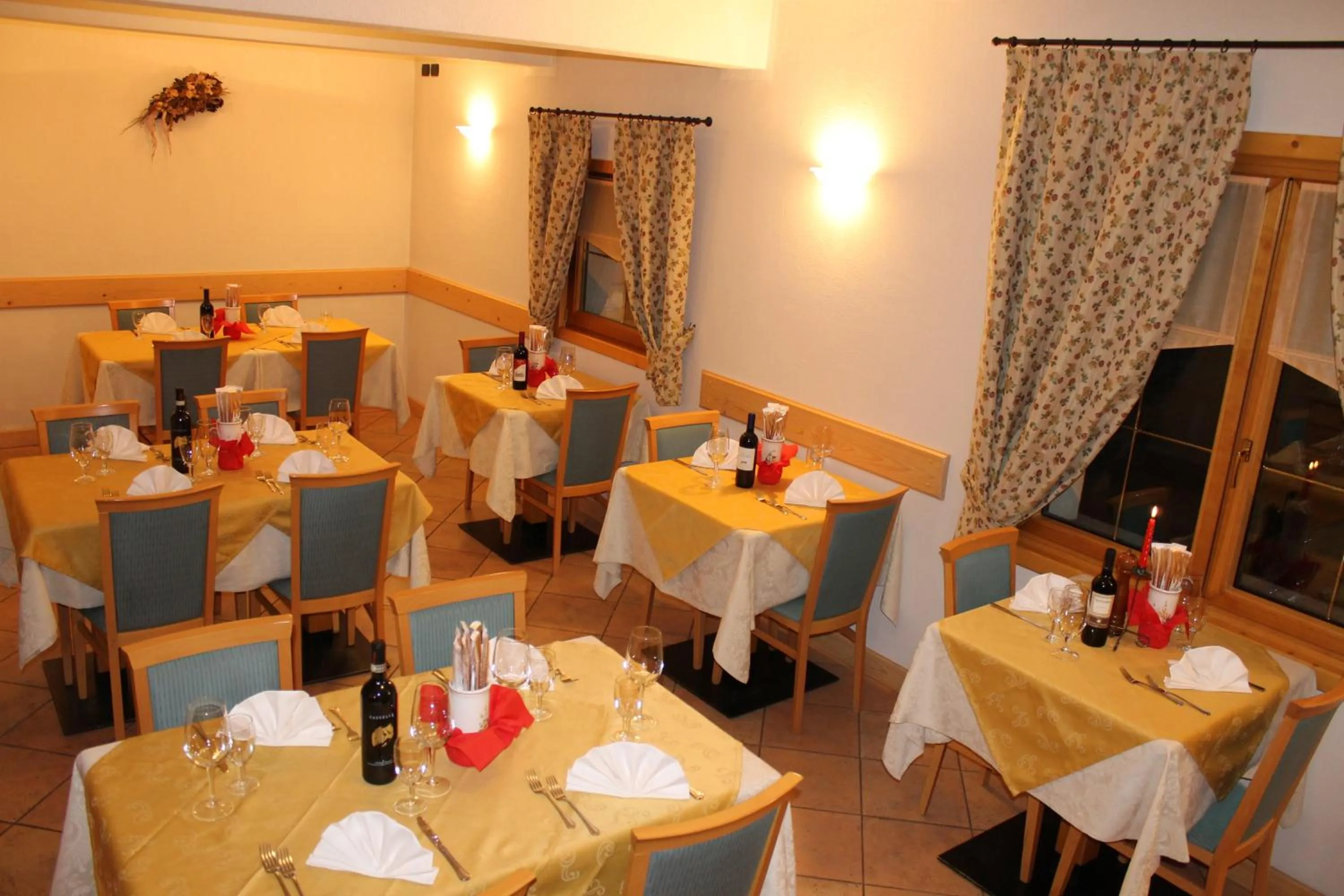 Restaurant/places to eat in Hotel La Colombina