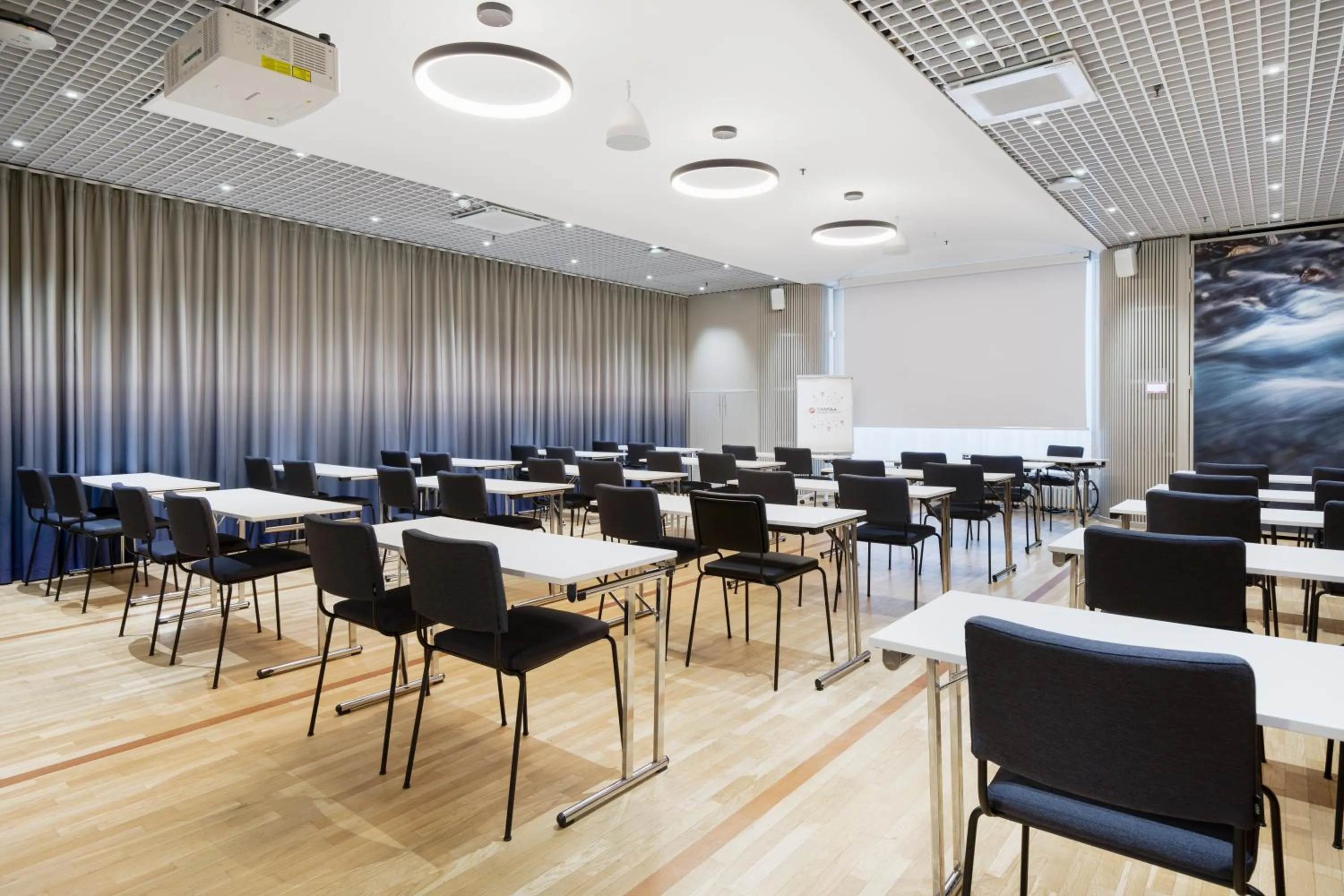 Meeting/conference room in Original Sokos Hotel Vantaa