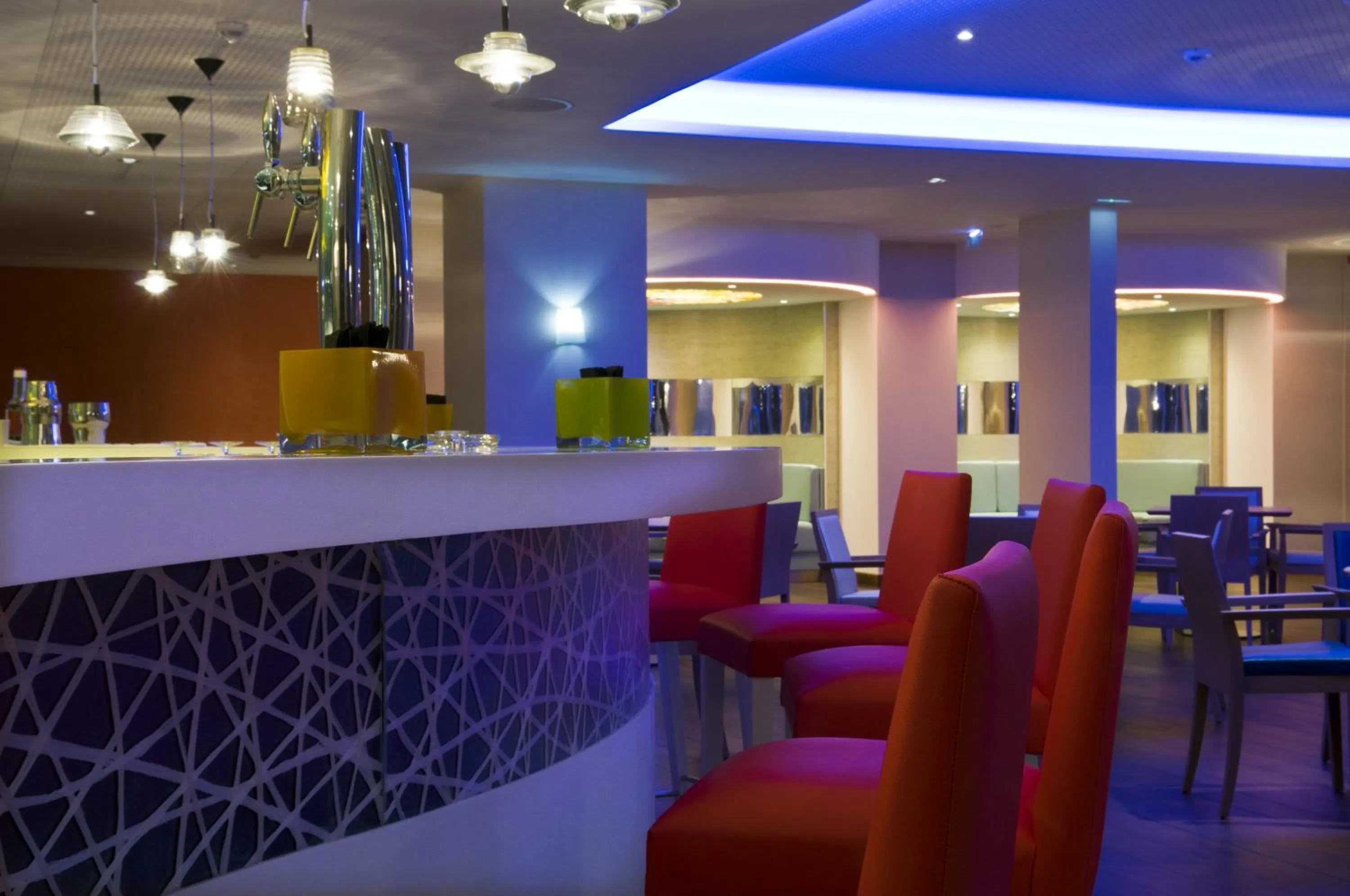 Lounge or bar in Radisson Blu Resort & Spa, Ajaccio Bay