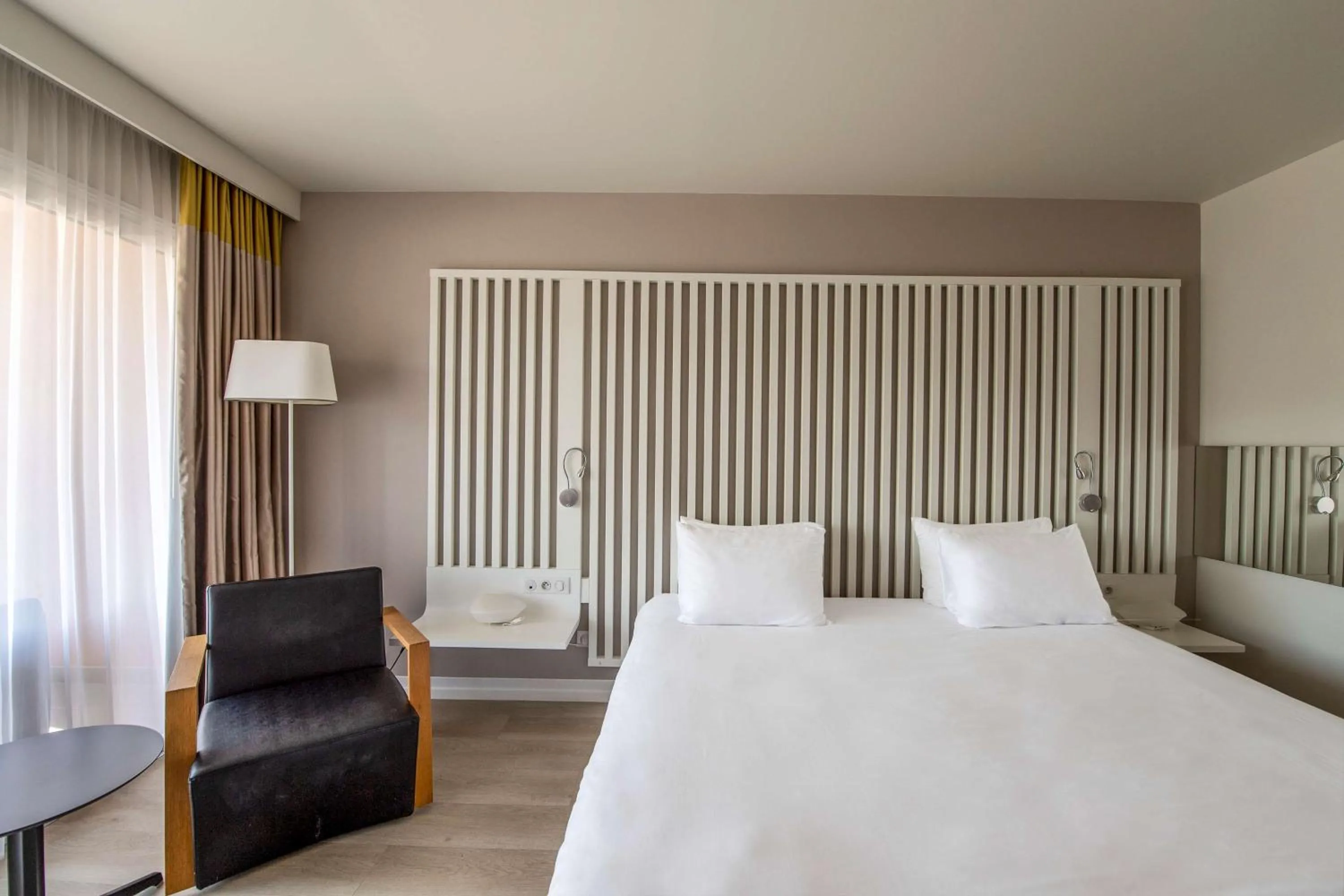 Bedroom, Bed in Radisson Blu Resort & Spa, Ajaccio Bay