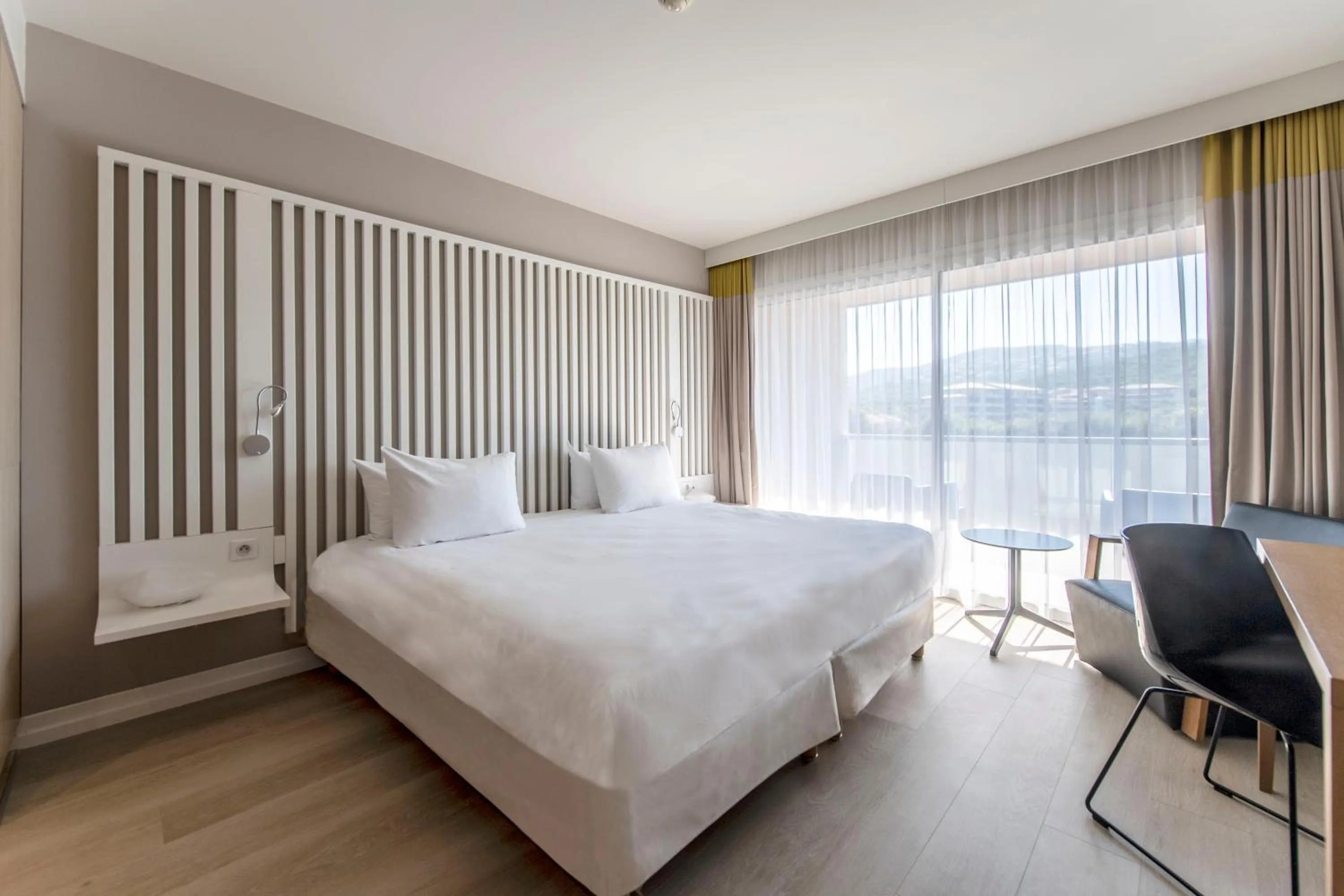 Bedroom, Bed in Radisson Blu Resort & Spa, Ajaccio Bay