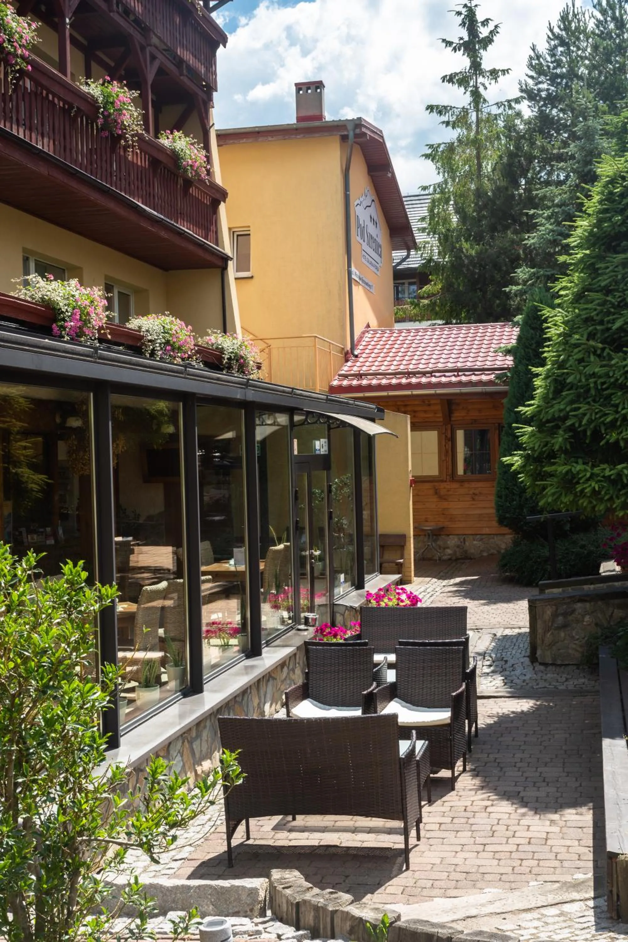 Property building in Hotel Pod Szrenicą