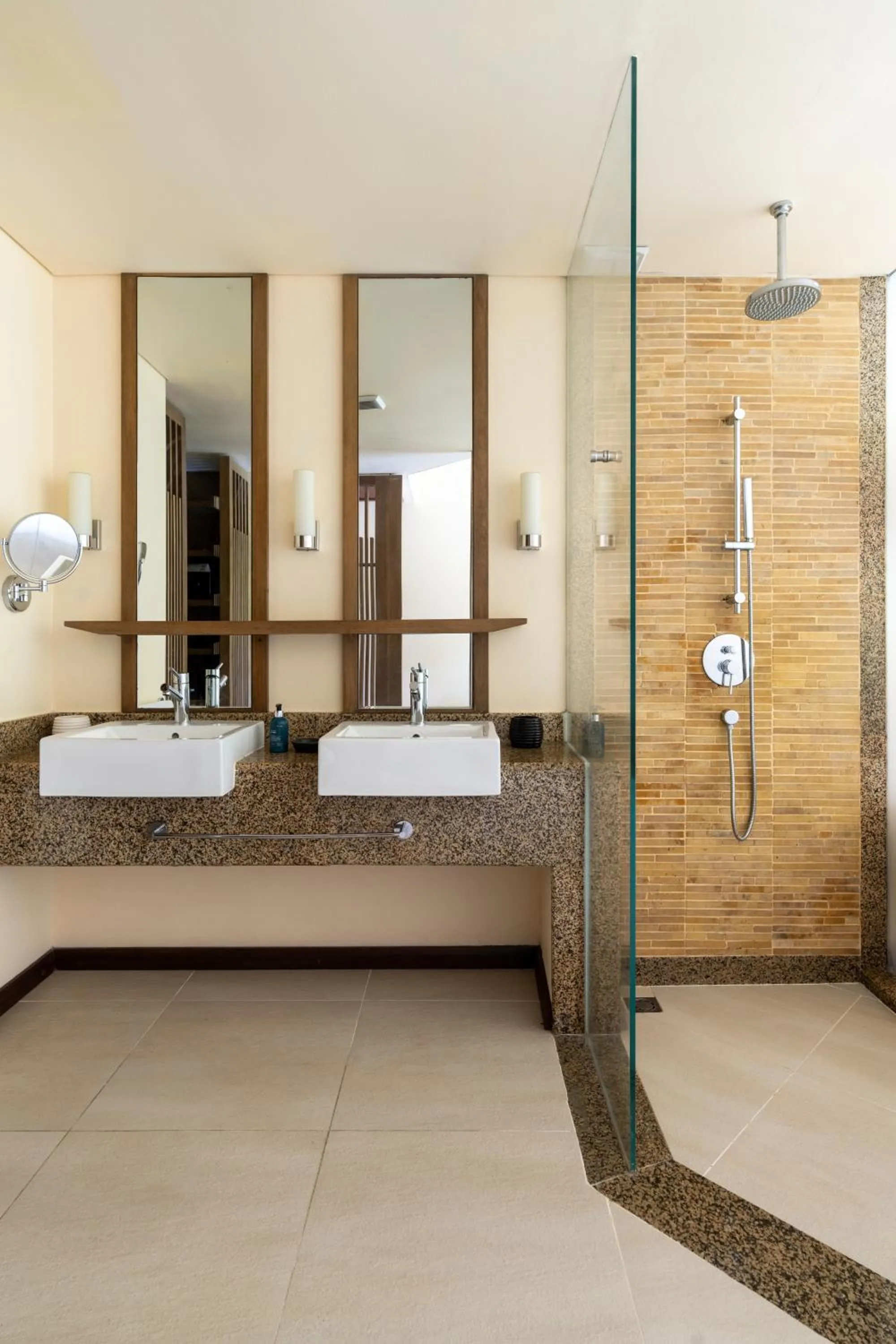 Bathroom, Bed in Constance Ephelia