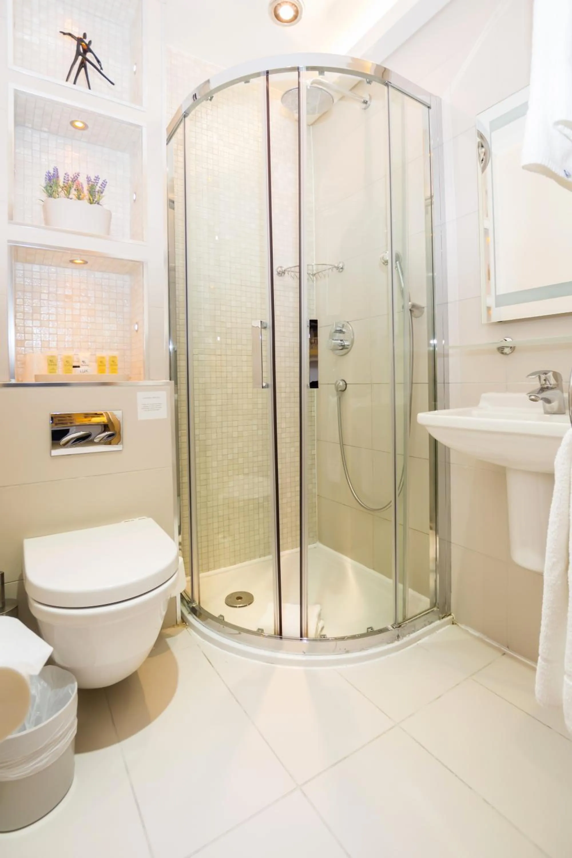 Bathroom in Arosfa Hotel London by Compass Hospitality