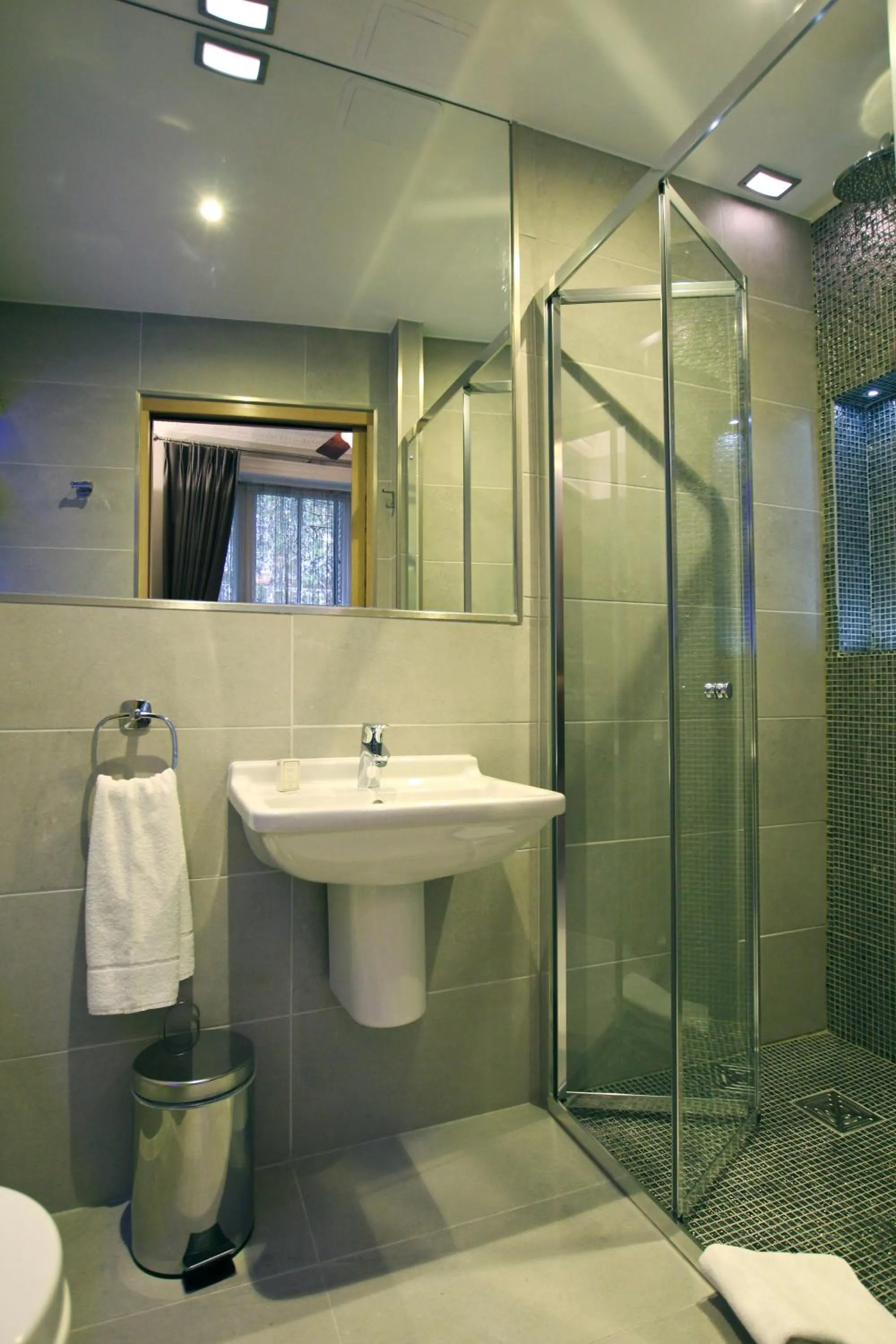 Bathroom in Arosfa Hotel London by Compass Hospitality
