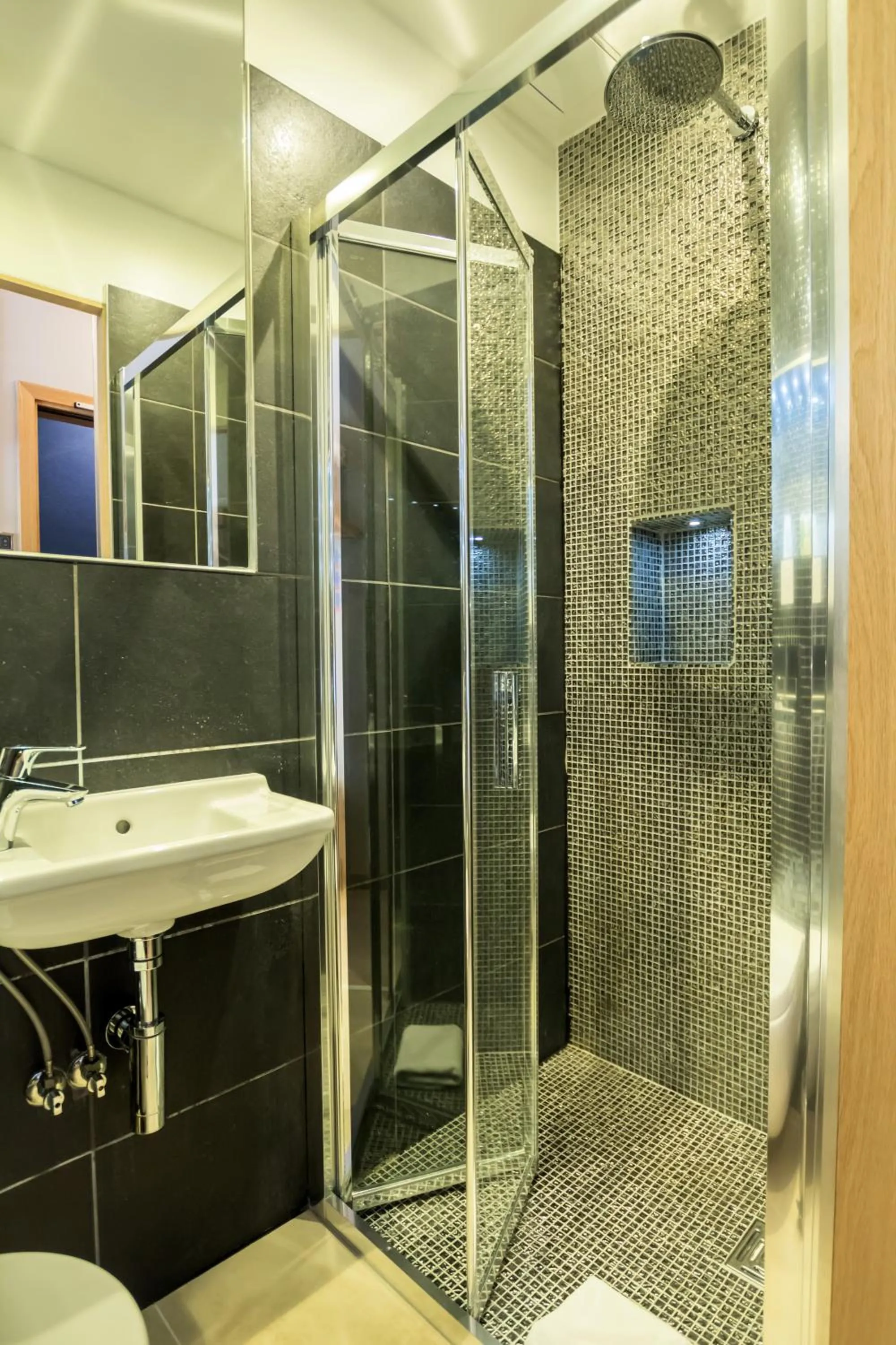 Bathroom in Arosfa Hotel London by Compass Hospitality