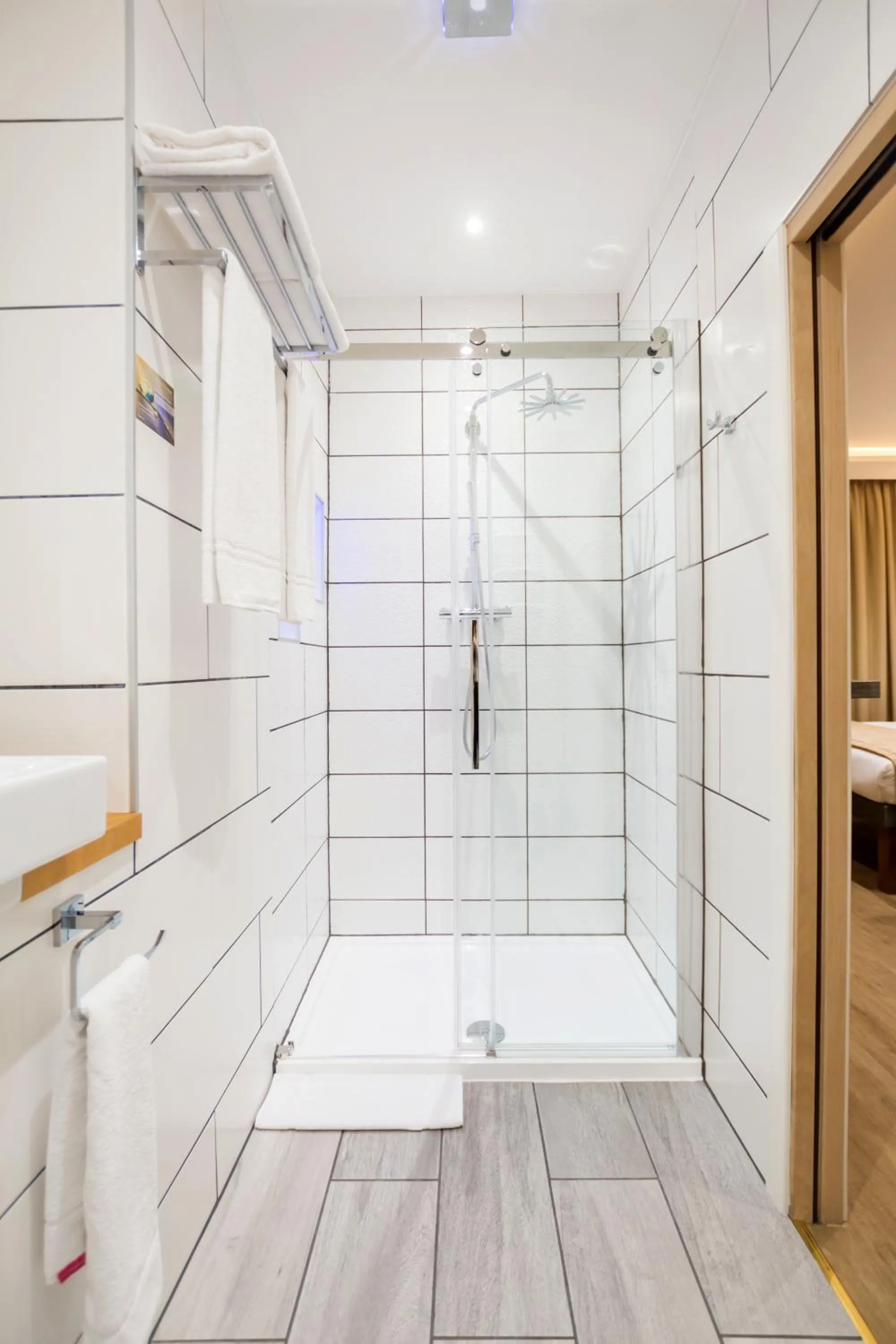Bathroom in Arosfa Hotel London by Compass Hospitality