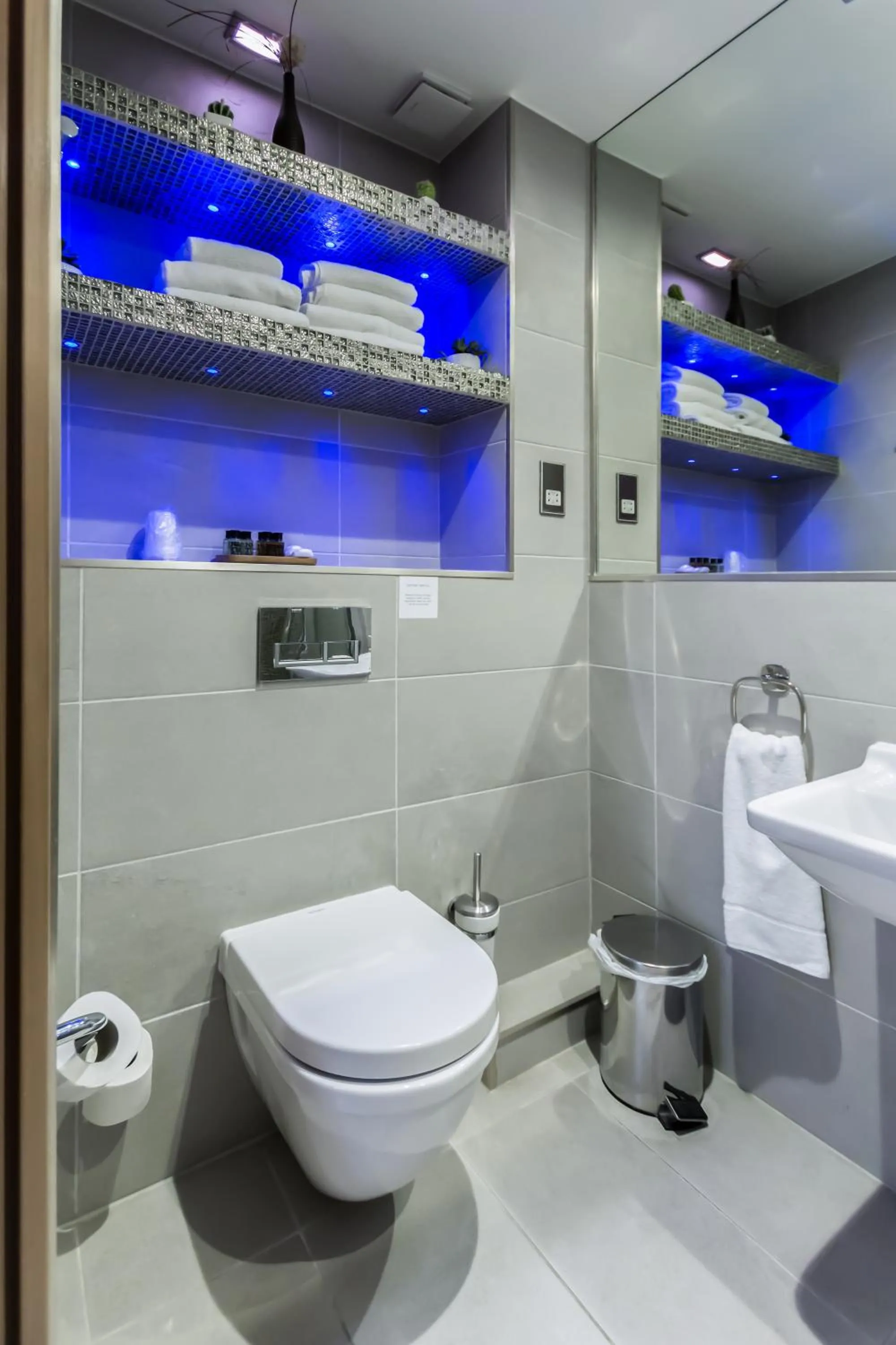 Bathroom in Arosfa Hotel London by Compass Hospitality