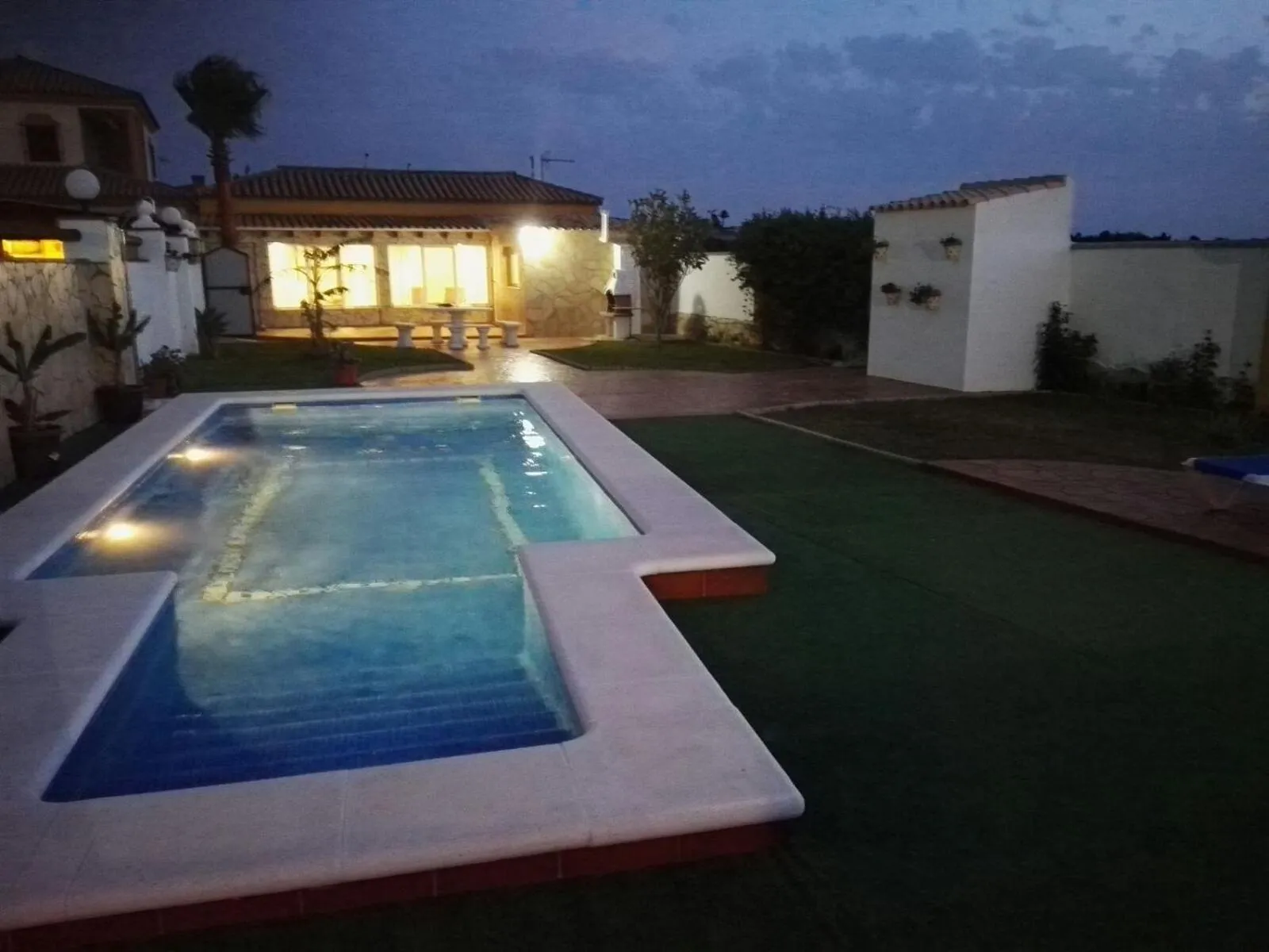 Villa Rosal- Solo familias y parejas