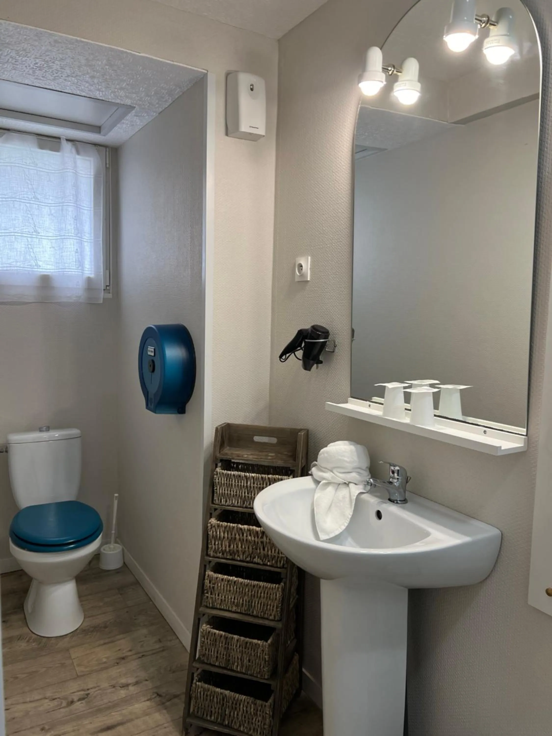 Bathroom in Au Petit Bonheur